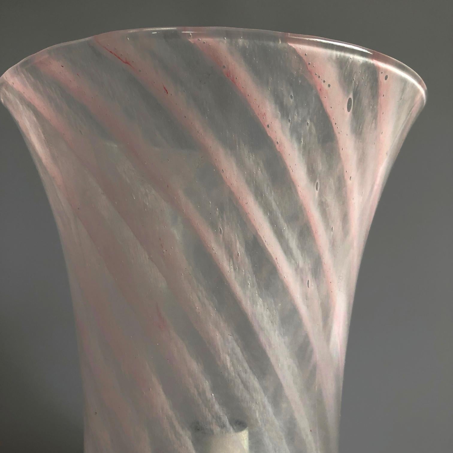Late 20th Century Murano Midcentury Swirled Pink Glass Italian Table Lamp, 1970s For Sale