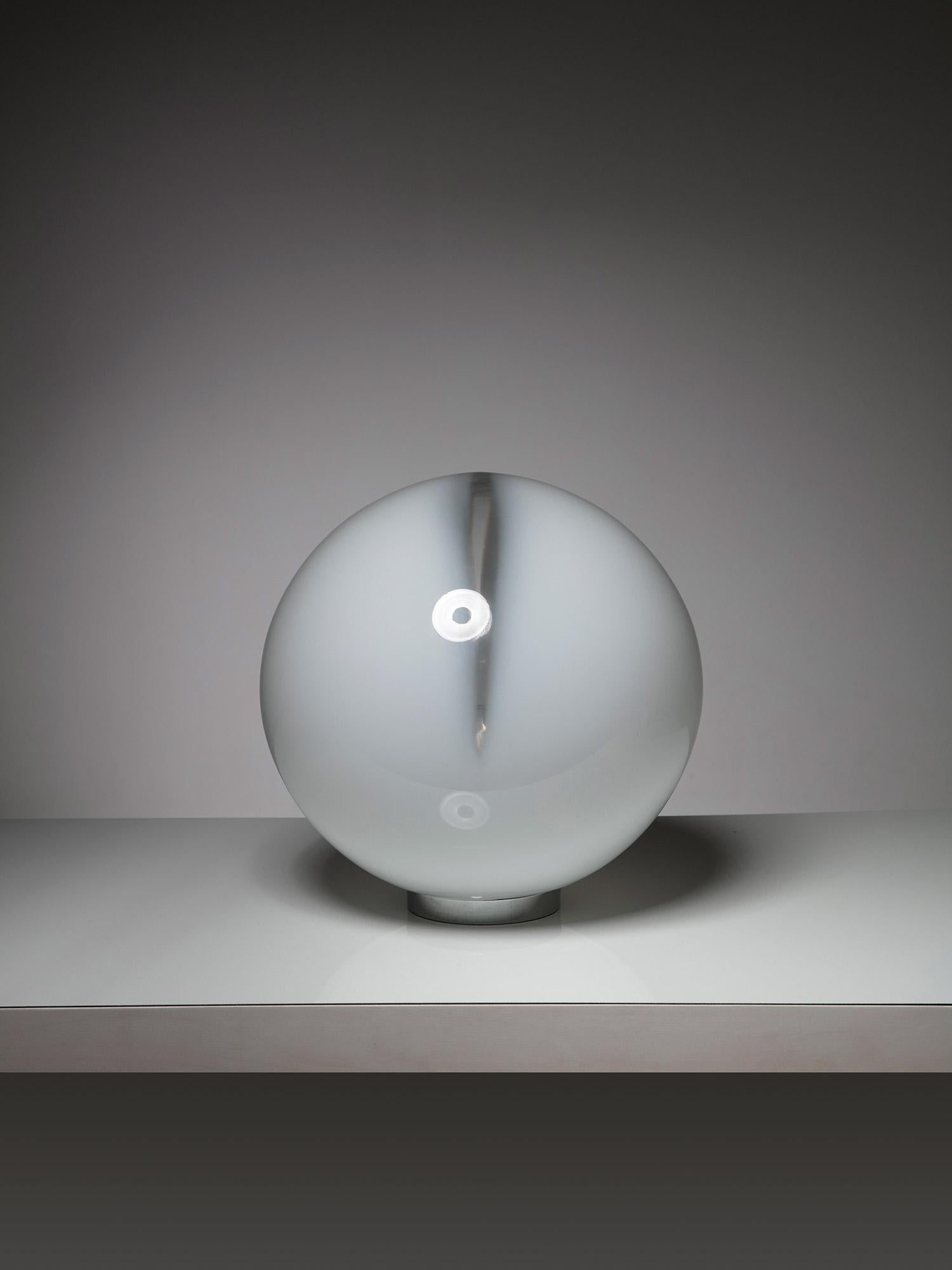 Murano Milky Glass Round Table Lamp by Alfredo Barbini for Barbini, Italy, 1970s In Good Condition For Sale In Milan, IT