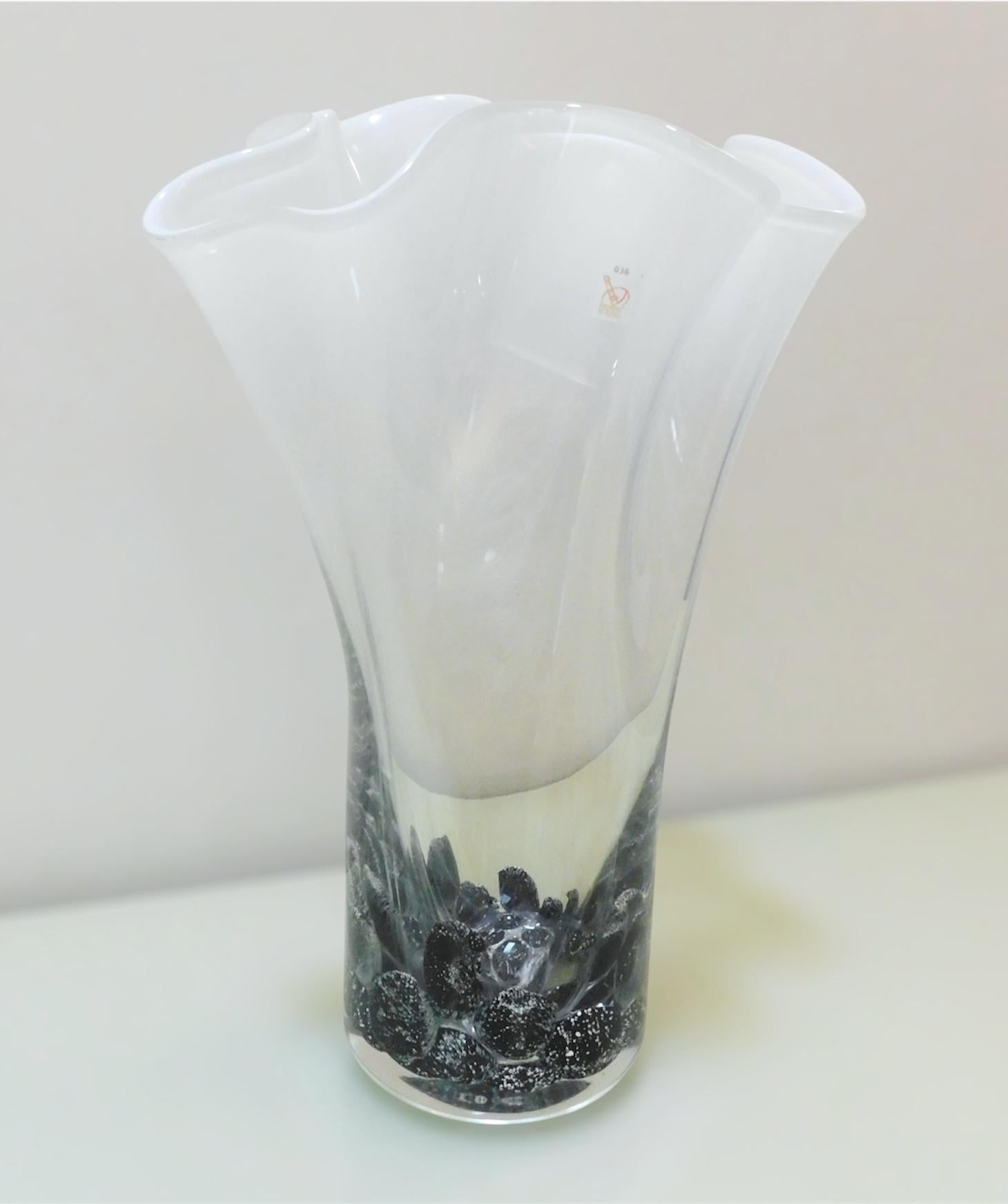 Murano-Vase in Milchweiß von Lorenzo Povolato (Muranoglas) im Angebot