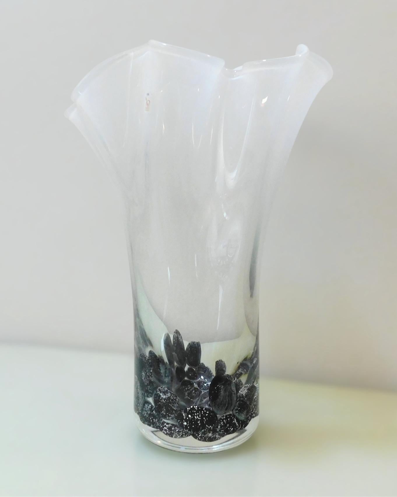 Murano-Vase in Milchweiß von Lorenzo Povolato im Angebot 1
