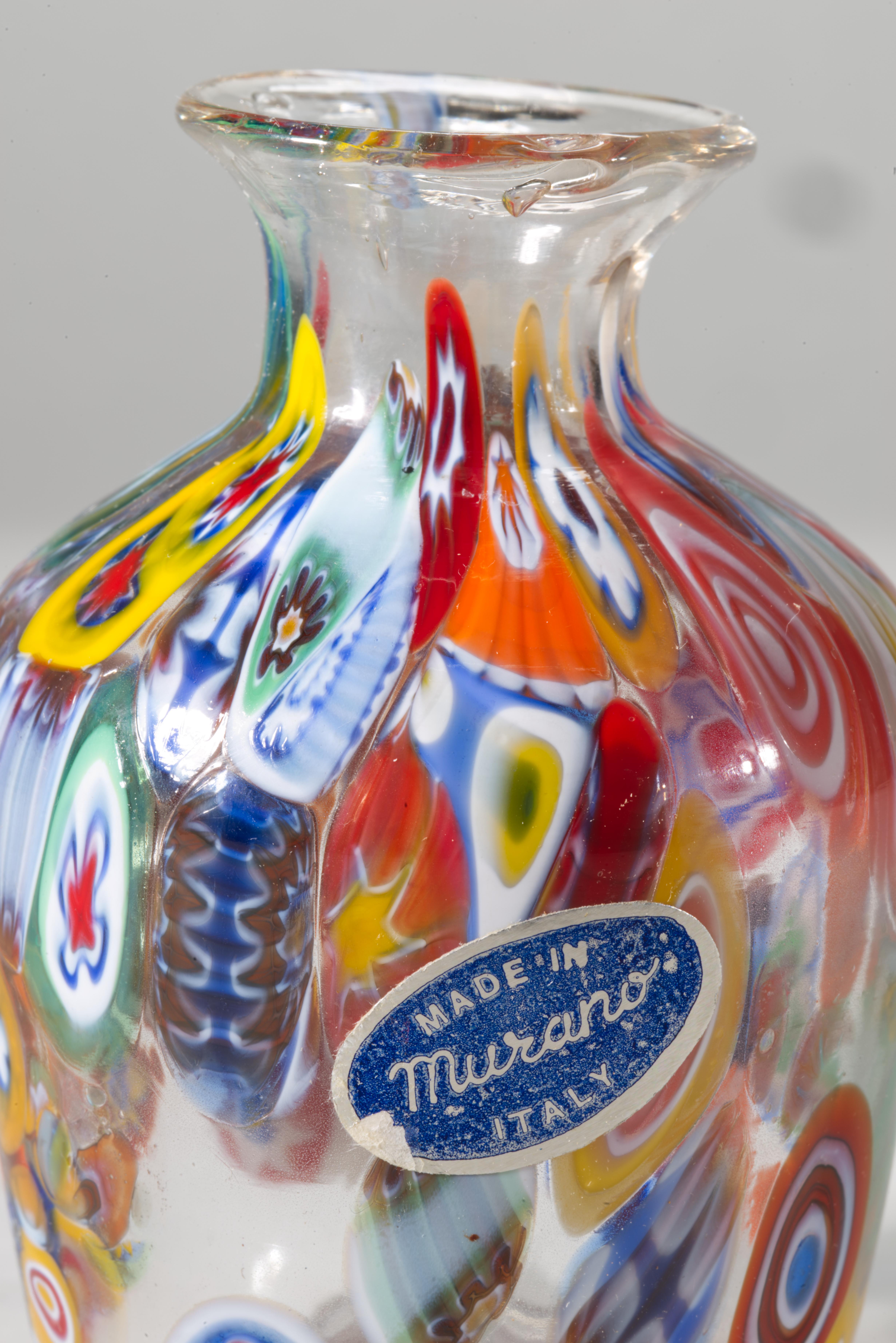 Murano Millefiori Glas Knospenvase im Stil von Fratelli Toso (Moderne der Mitte des Jahrhunderts) im Angebot