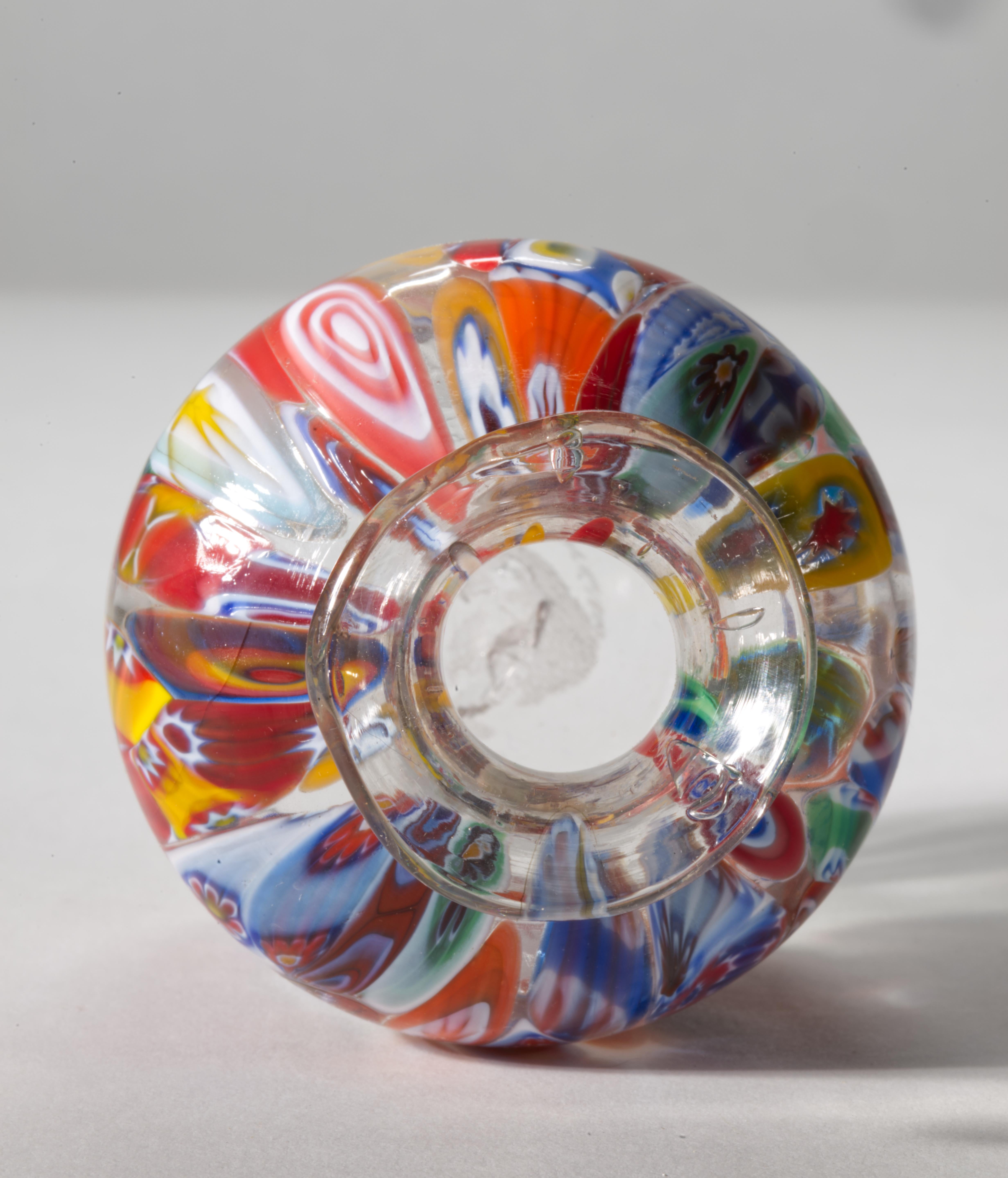 Murano Millefiori Glas Knospenvase im Stil von Fratelli Toso (20. Jahrhundert) im Angebot