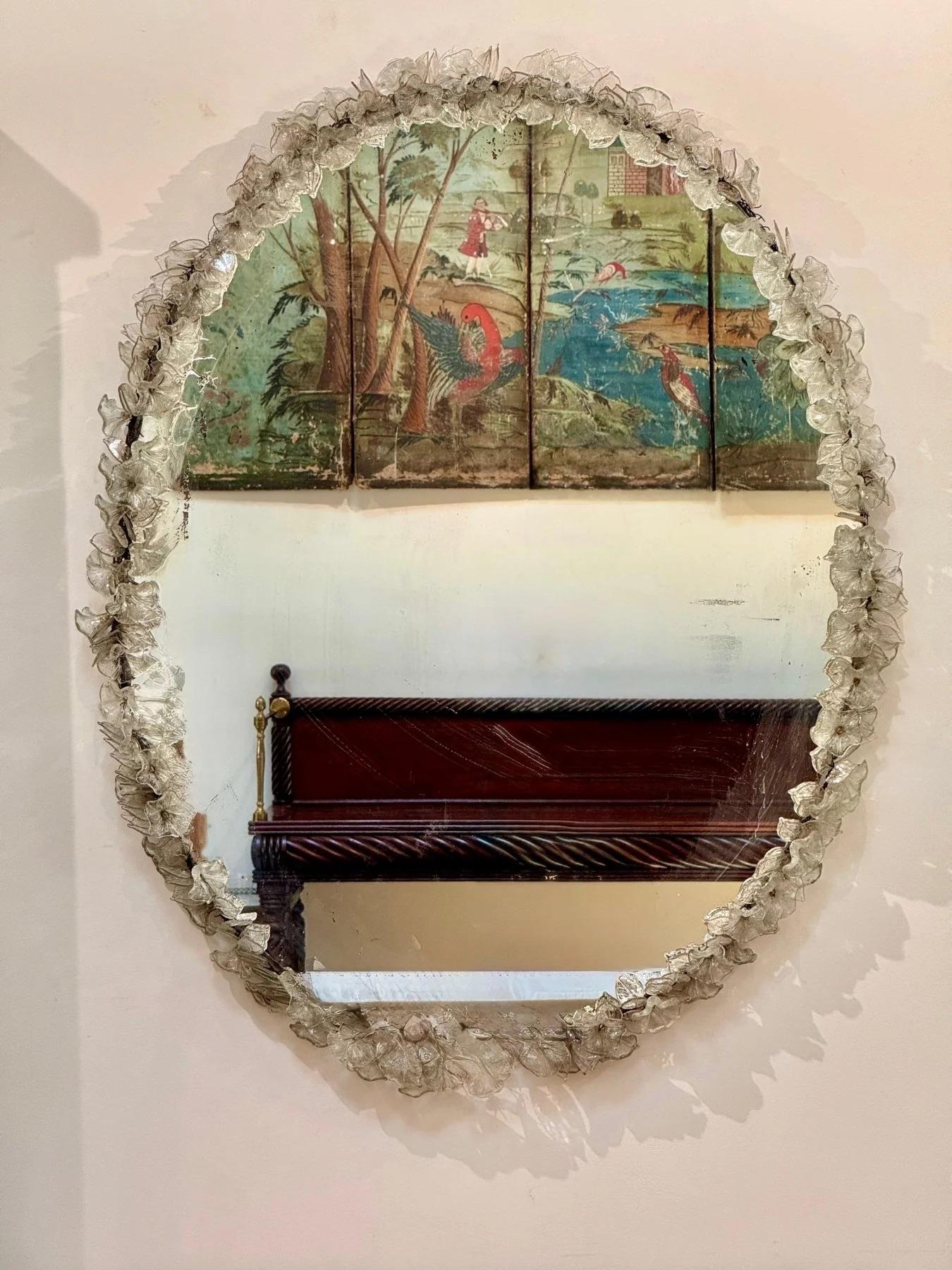 italien Murano Mirror rimmed with hand-blown flowers , c. 1950 en vente