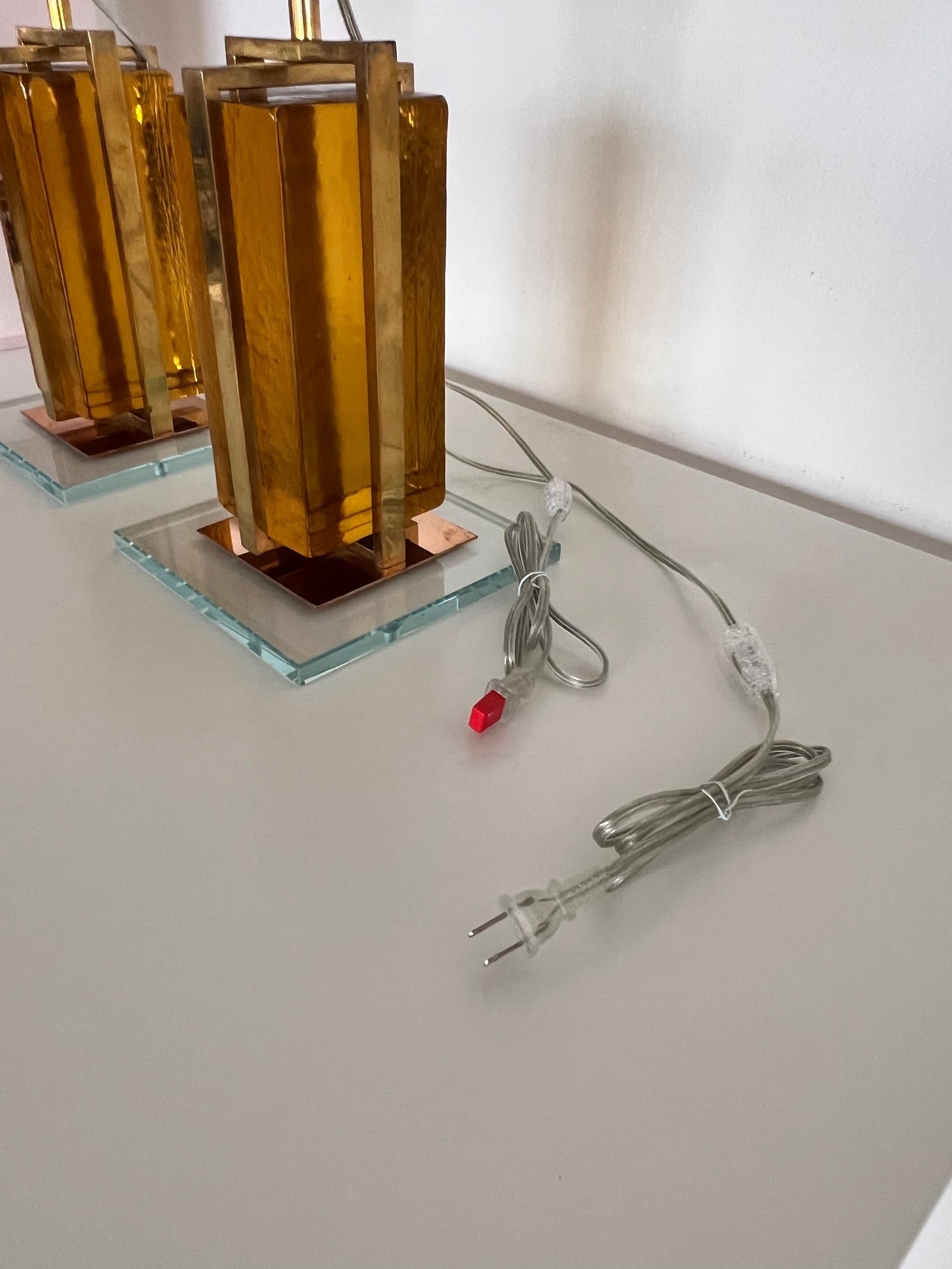 Murano Moderner Glasblock und Messing Tischlampen im Angebot 9