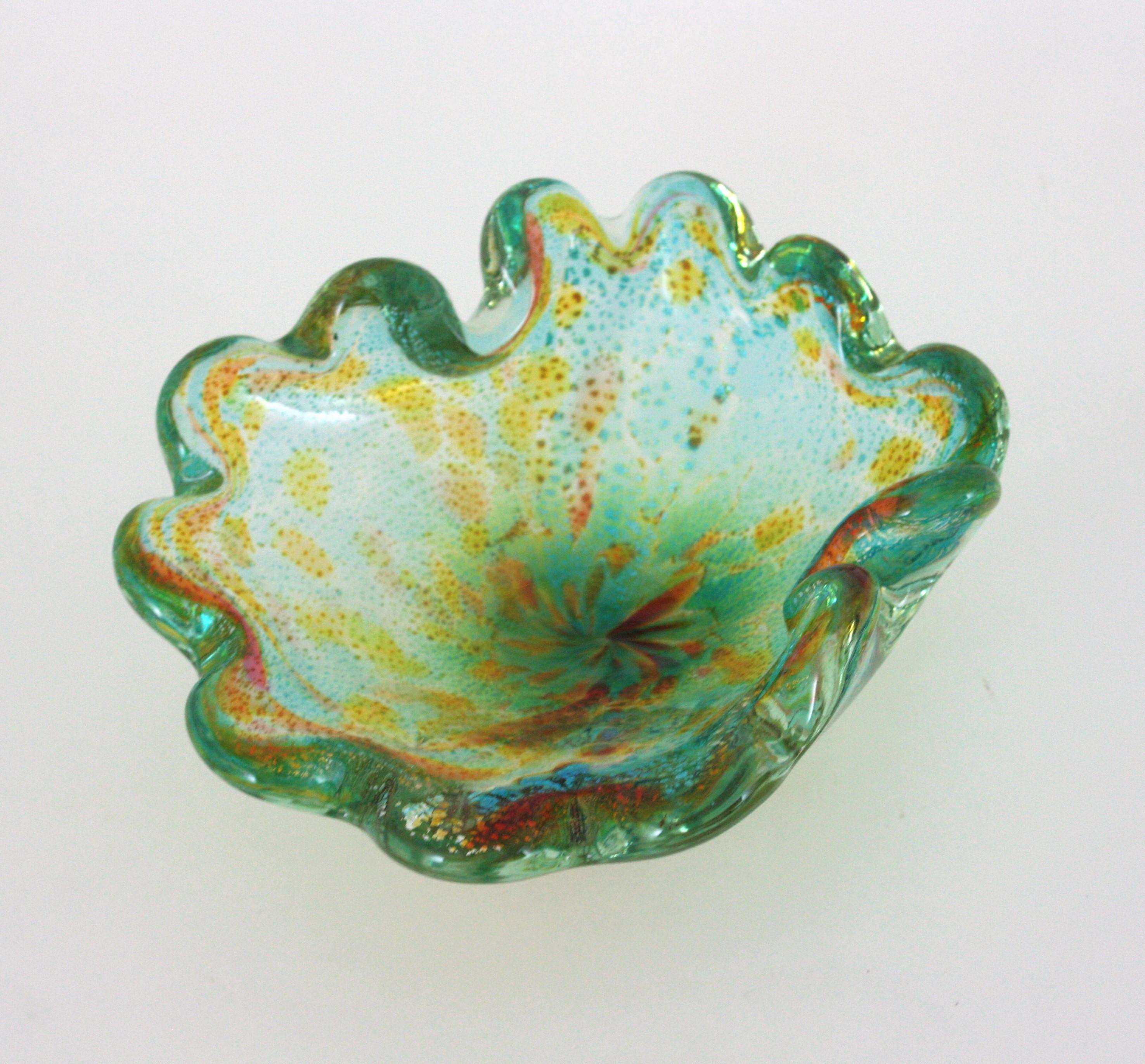 Schale aus Murano-Muschelglas mit mehrfarbigen Silberflecken, Dino Martens, Italien 1950er Jahre (Moderne der Mitte des Jahrhunderts) im Angebot