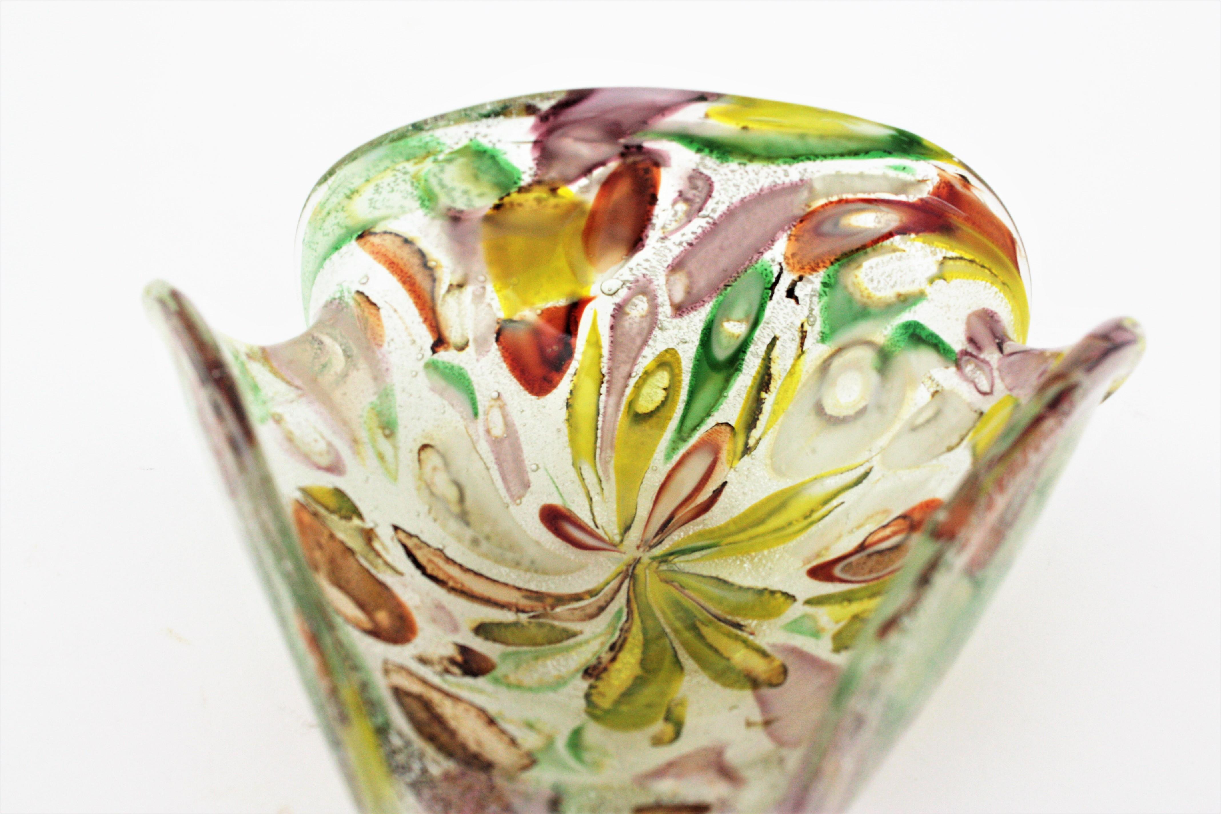 Cuenco orgánico de Murano multicolor de vidrio artístico italiano con motas plateadas, años 50 en venta 5