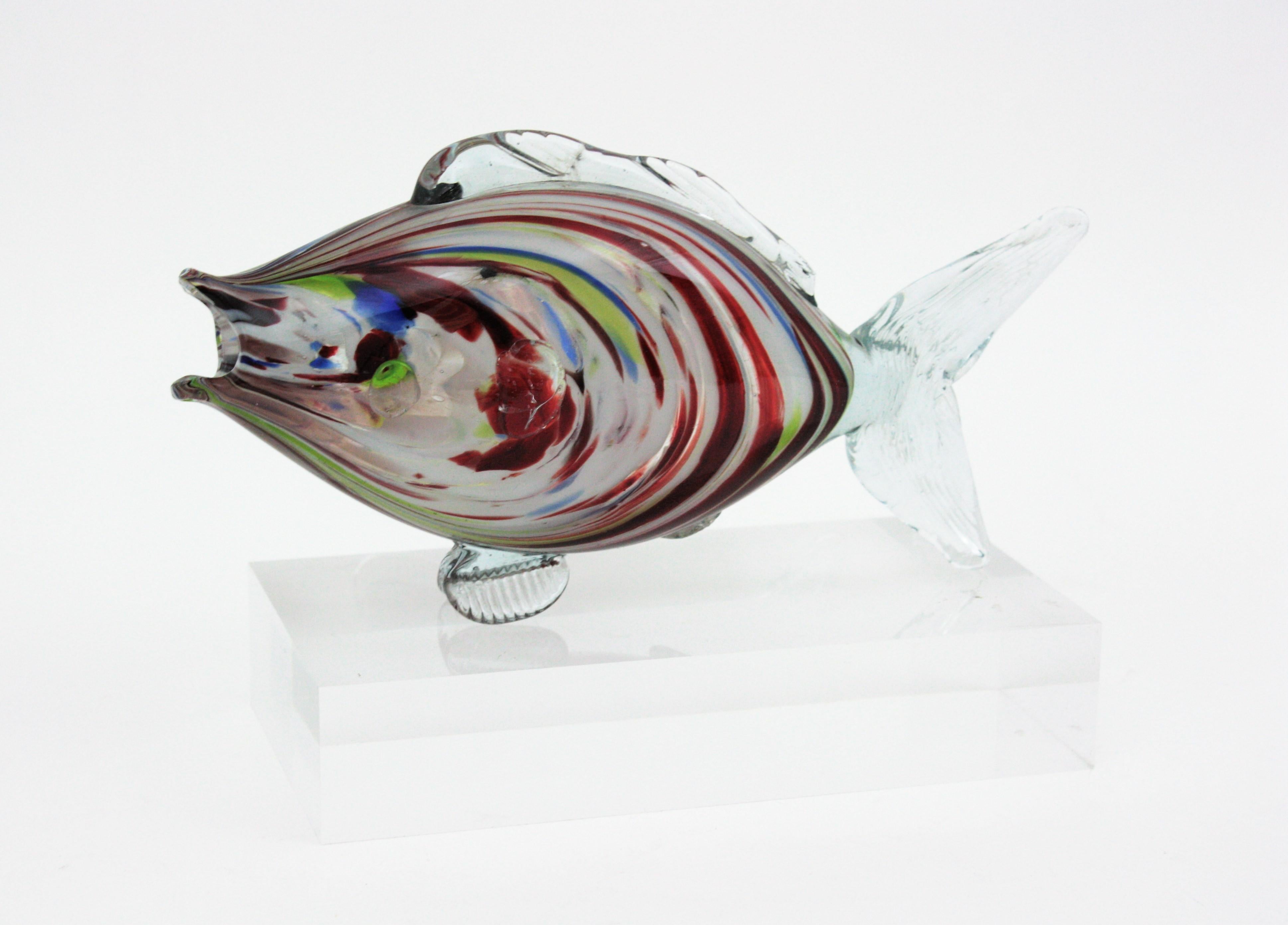 Mehrfarbig gestreiftes Muranoglas-Fischskulptur aus Muranoglas, 1950er Jahre (Moderne der Mitte des Jahrhunderts) im Angebot