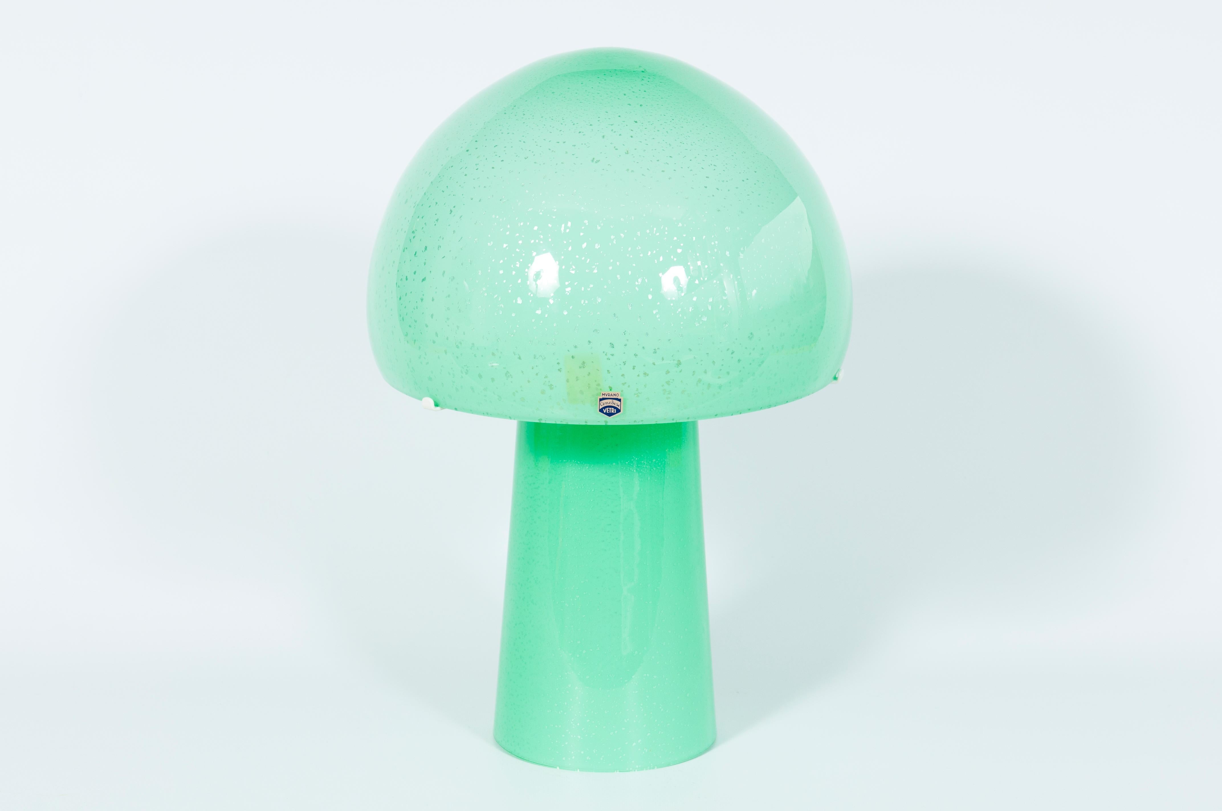 Mid-Century Modern Lampe champignon de Murano par Cenedese avec feuille d'argent et enveloppe vert émeraude en vente