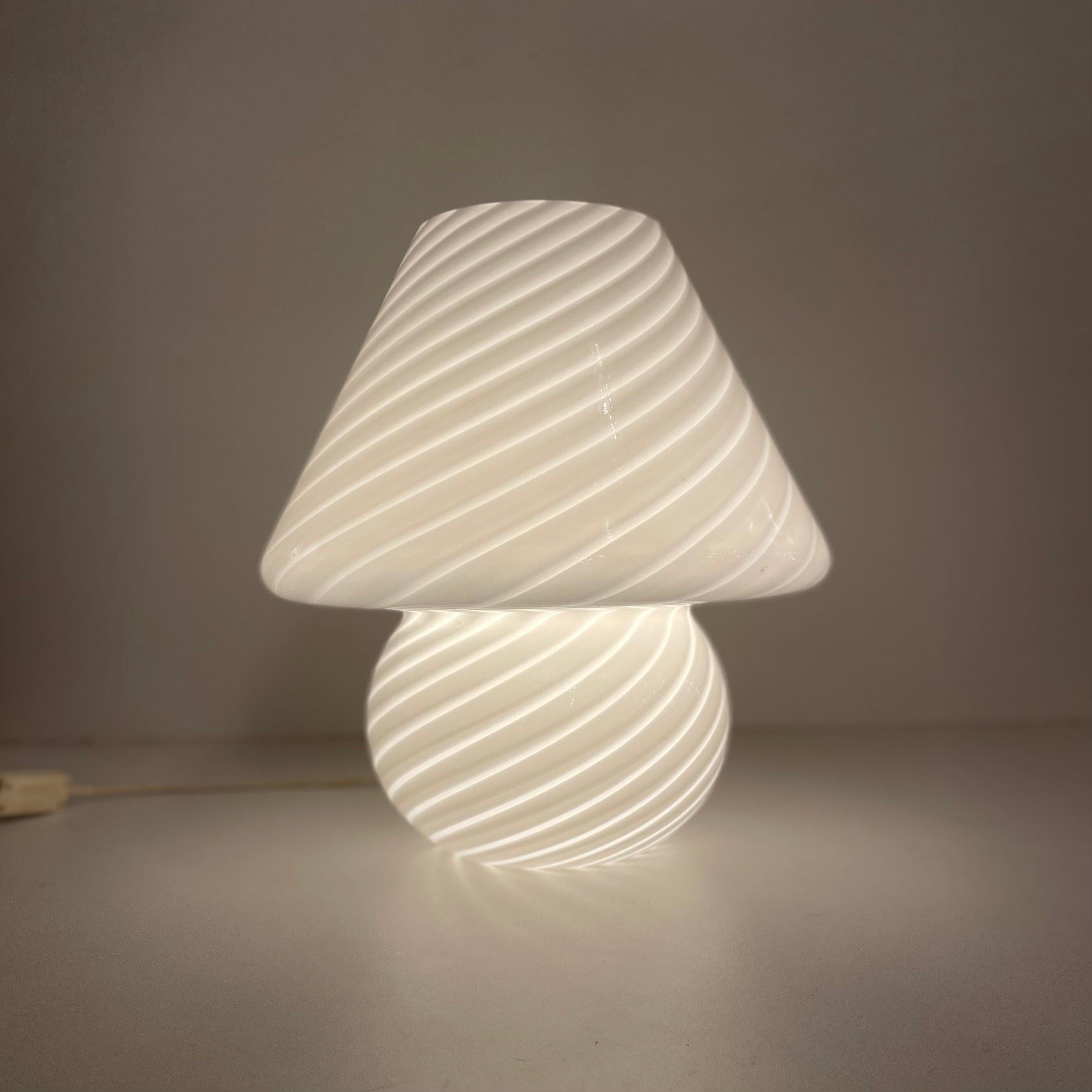 Murano Mushroom Table Lamp, 1970s For Sale 5