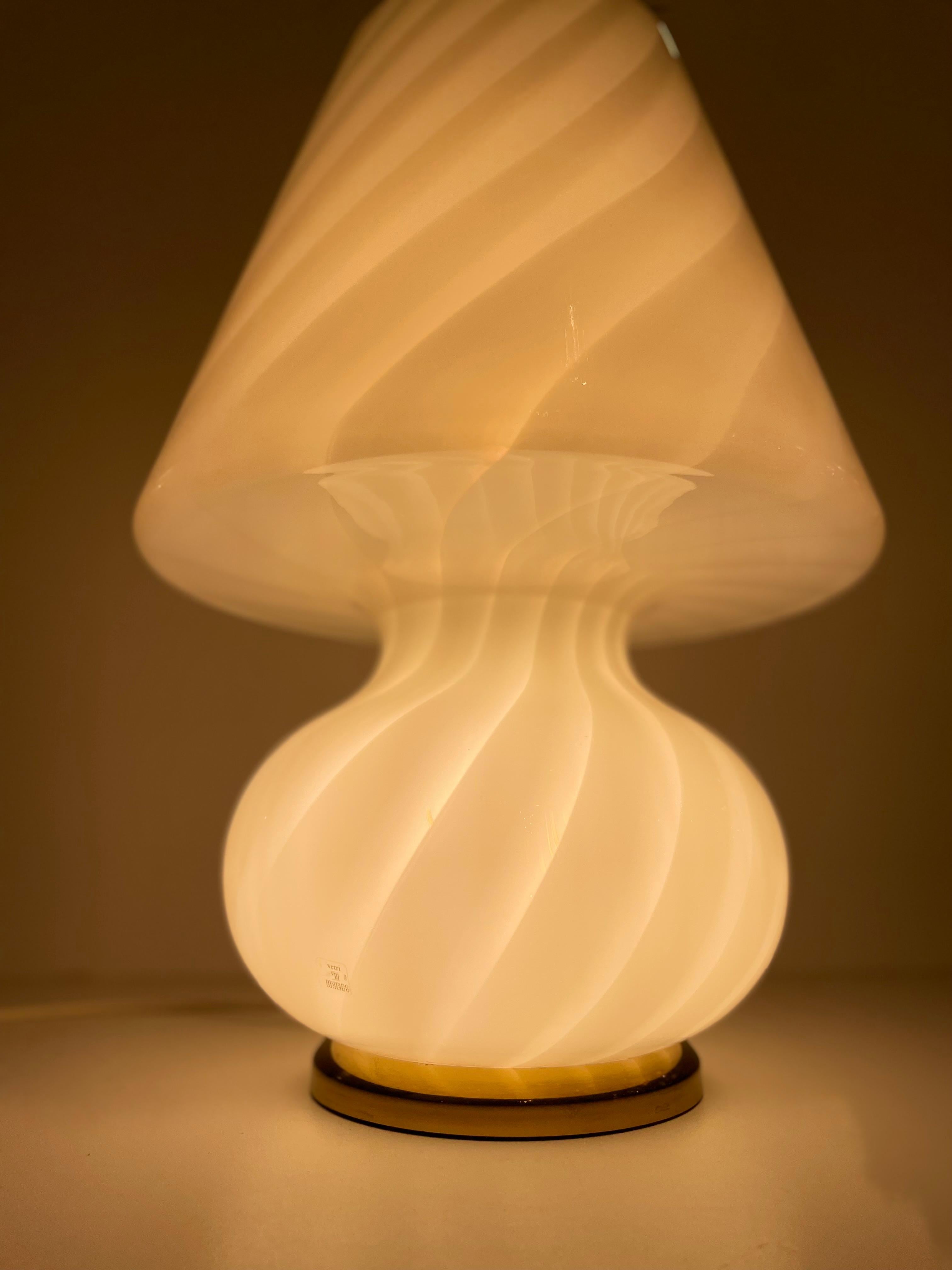 Murano Mushroom Table Lamp, 1980s For Sale 3