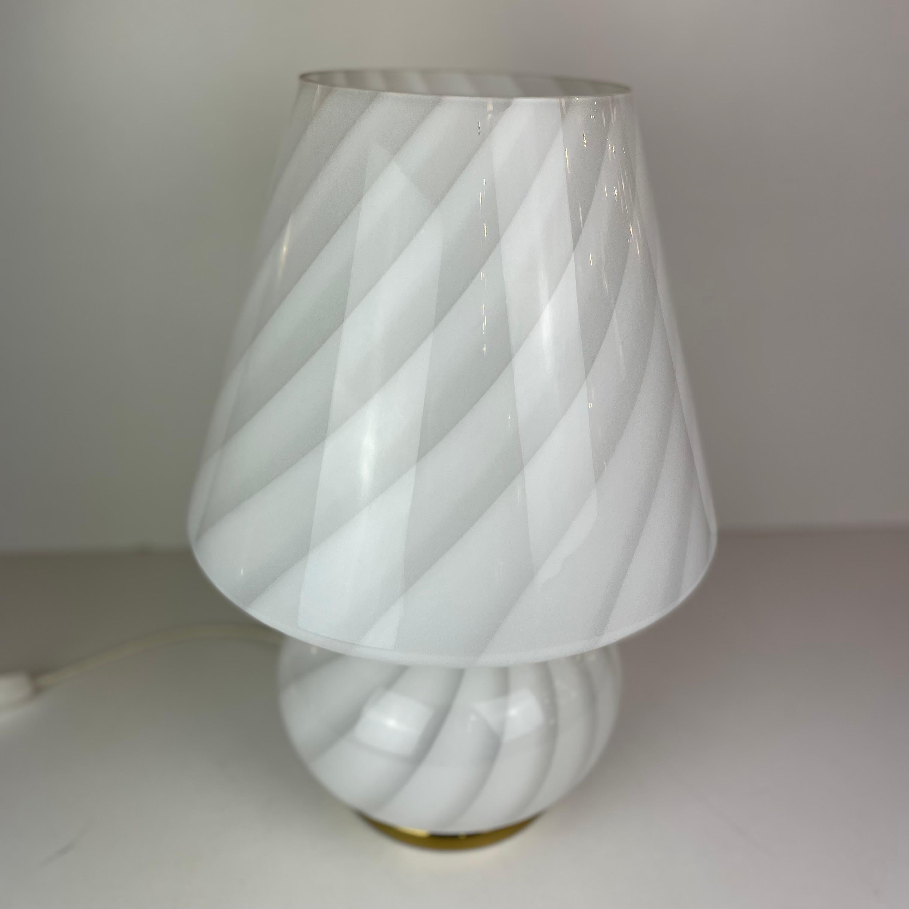 Modern Murano Mushroom Table Lamp, 1980s For Sale