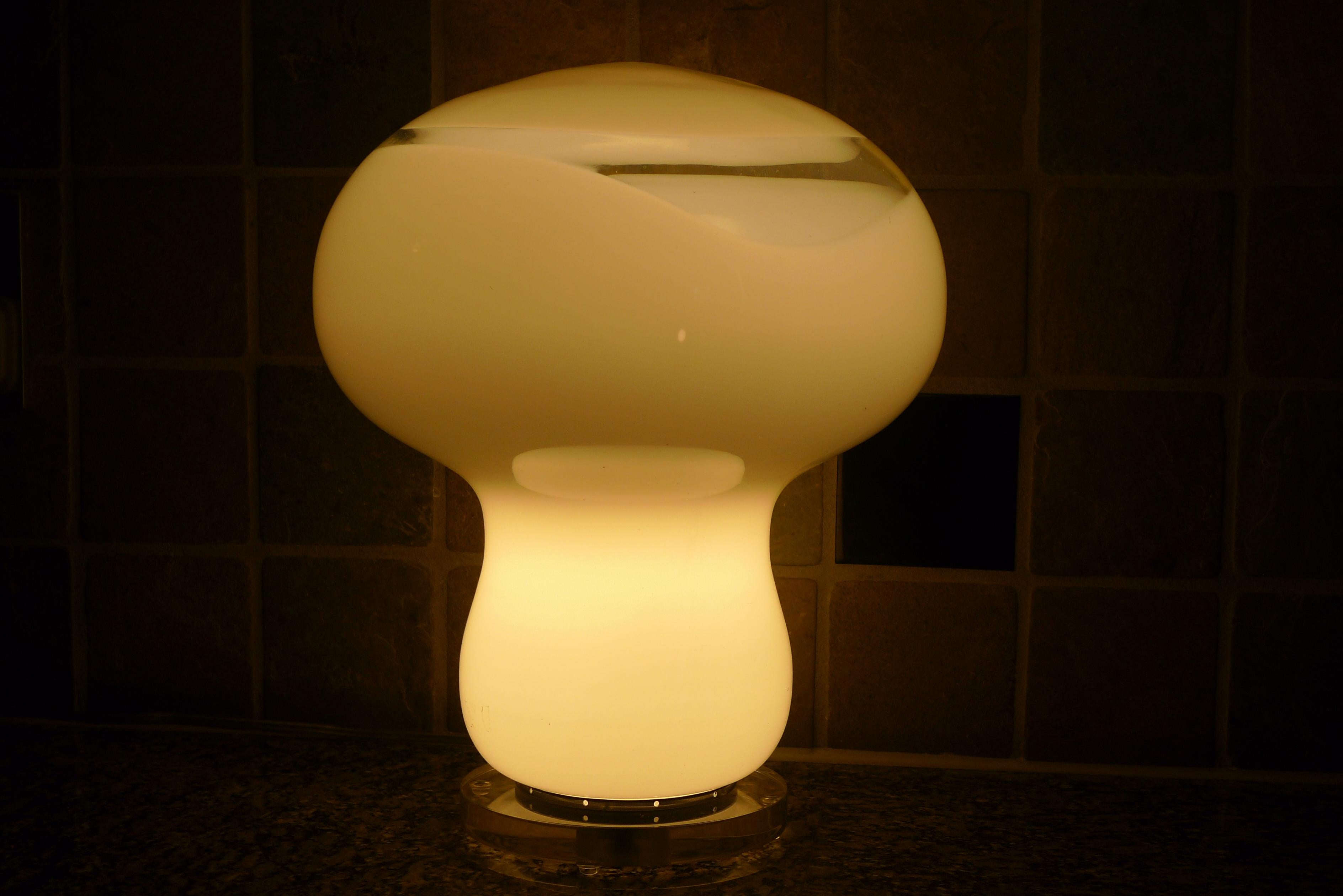 Mid-Century Modern Murano Mushroom Table Lamp by Gino Vistosi with Clear Glass Swirl, Midcentury For Sale