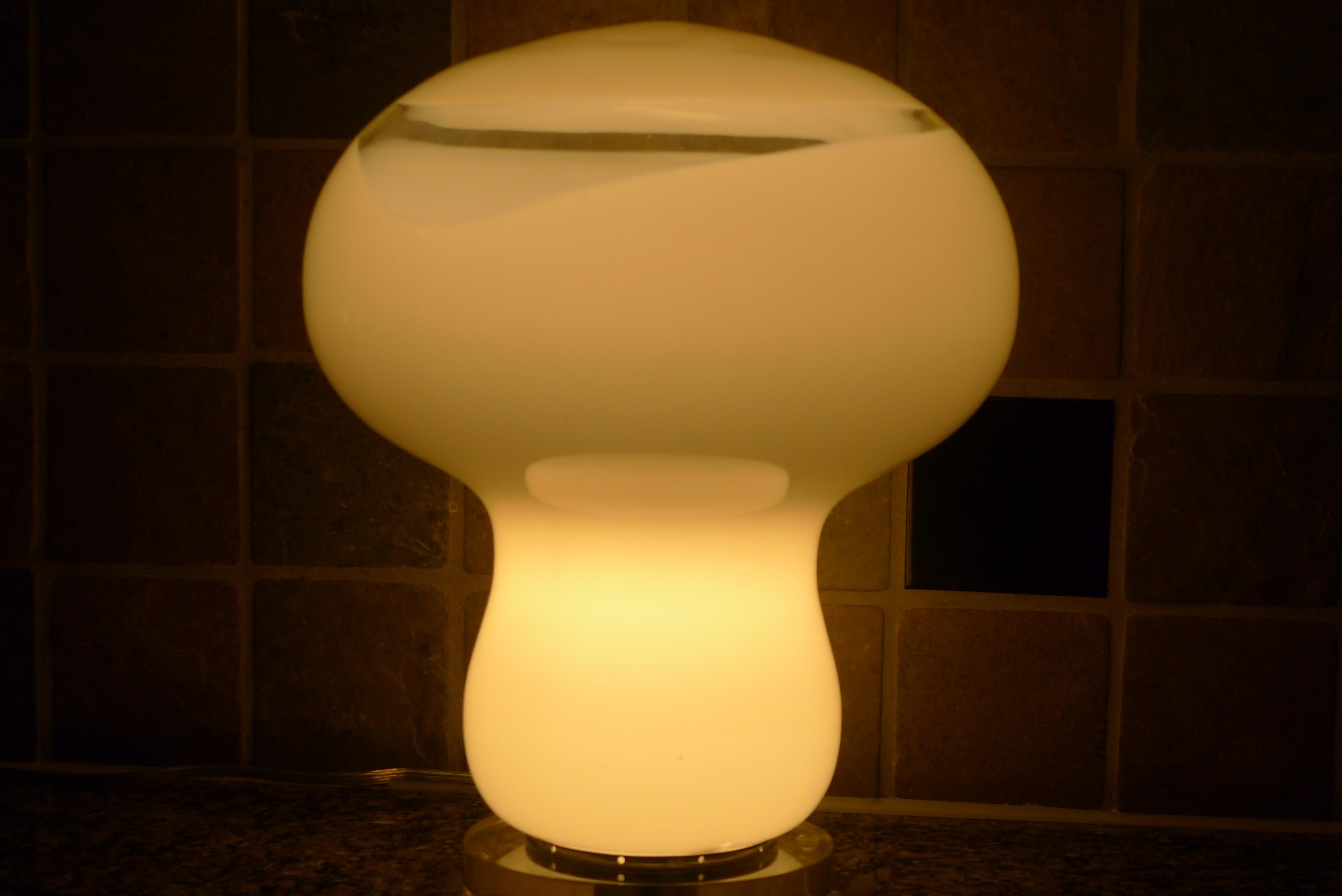 Murano Mushroom Table Lamp by Gino Vistosi with Clear Glass Swirl, Midcentury In Good Condition For Sale In Madison, WI
