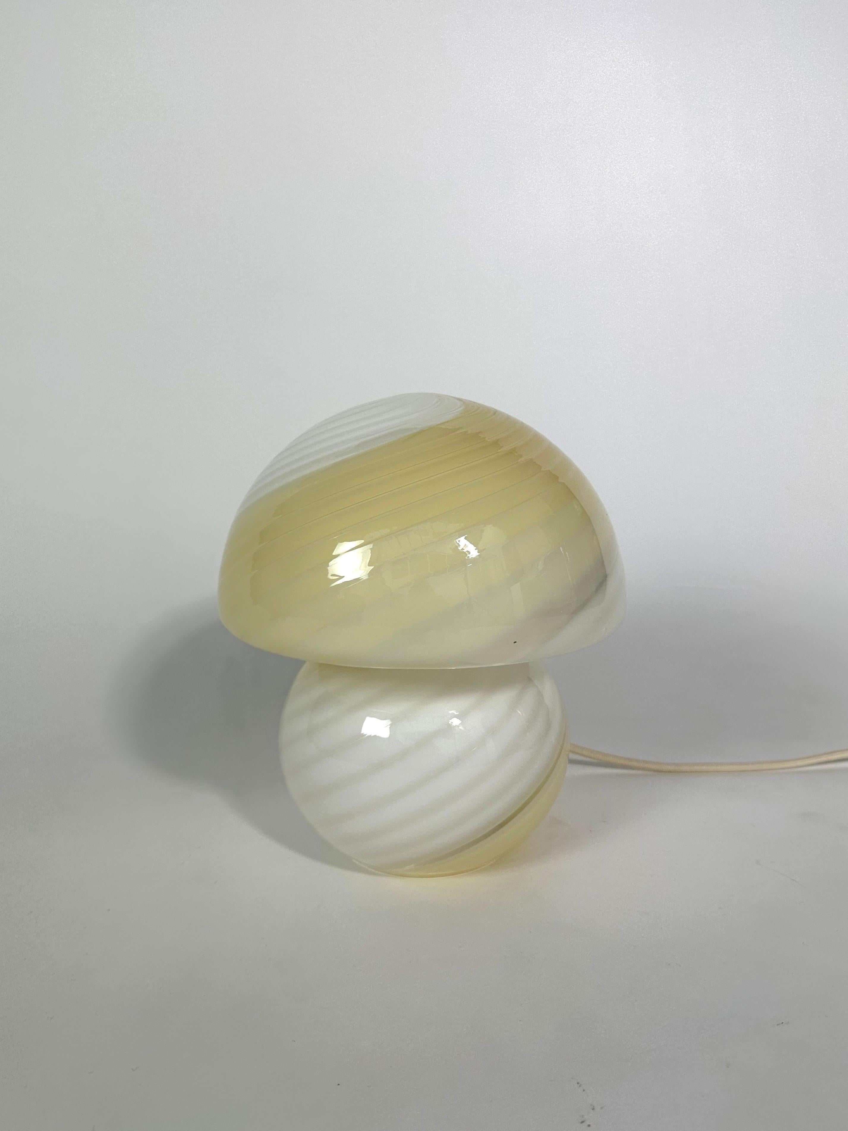 Mid-Century Modern Murano Mushroom Table Lamp Swirl Glass Cream White, Italy, 1970s