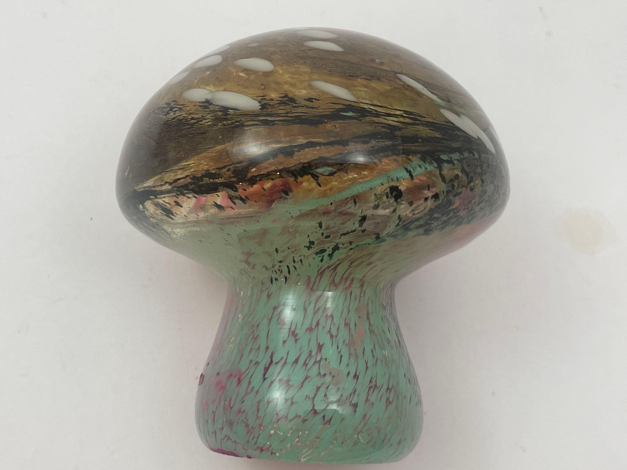 Murano Mushroom Toadstool Art Glass Paperweight Green Gold and Pink 1980s For Sale 1