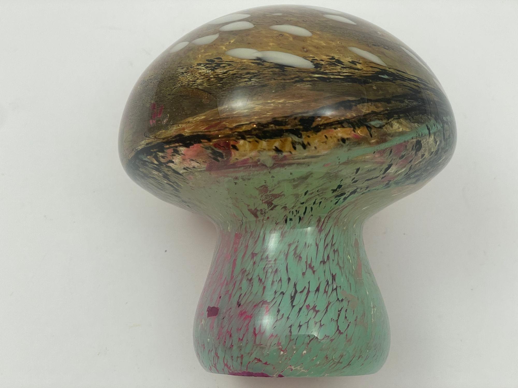 Murano Mushroom Toadstool Art Glass Paperweight Green Gold and Pink 1980s For Sale 2