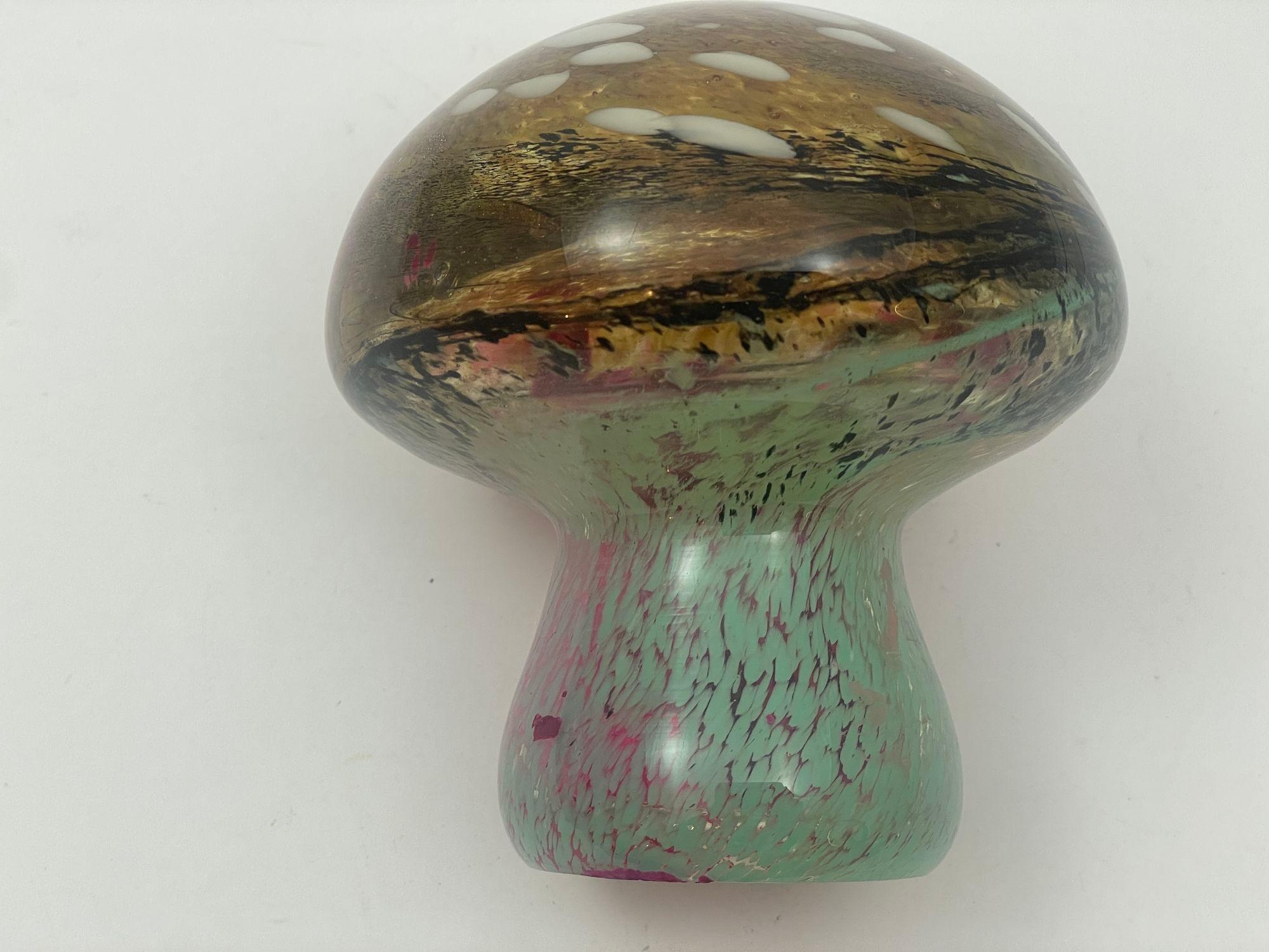 Murano Mushroom Toadstool Art Glass Paperweight Green Gold and Pink 1980s For Sale 3
