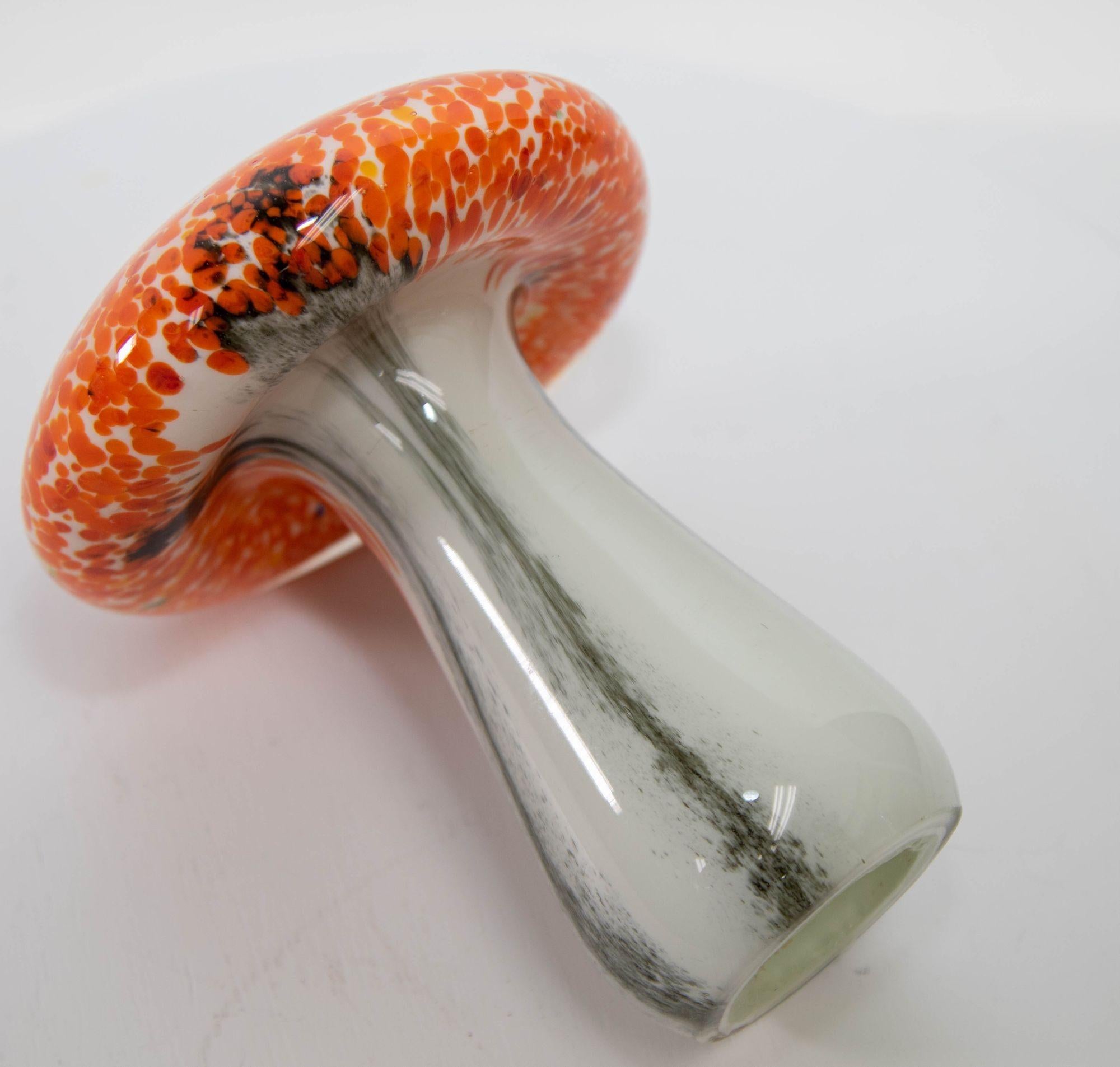 Fait main Presse-papiers d'art en verre de Murano orange champignon toadstool des années 1980 en vente