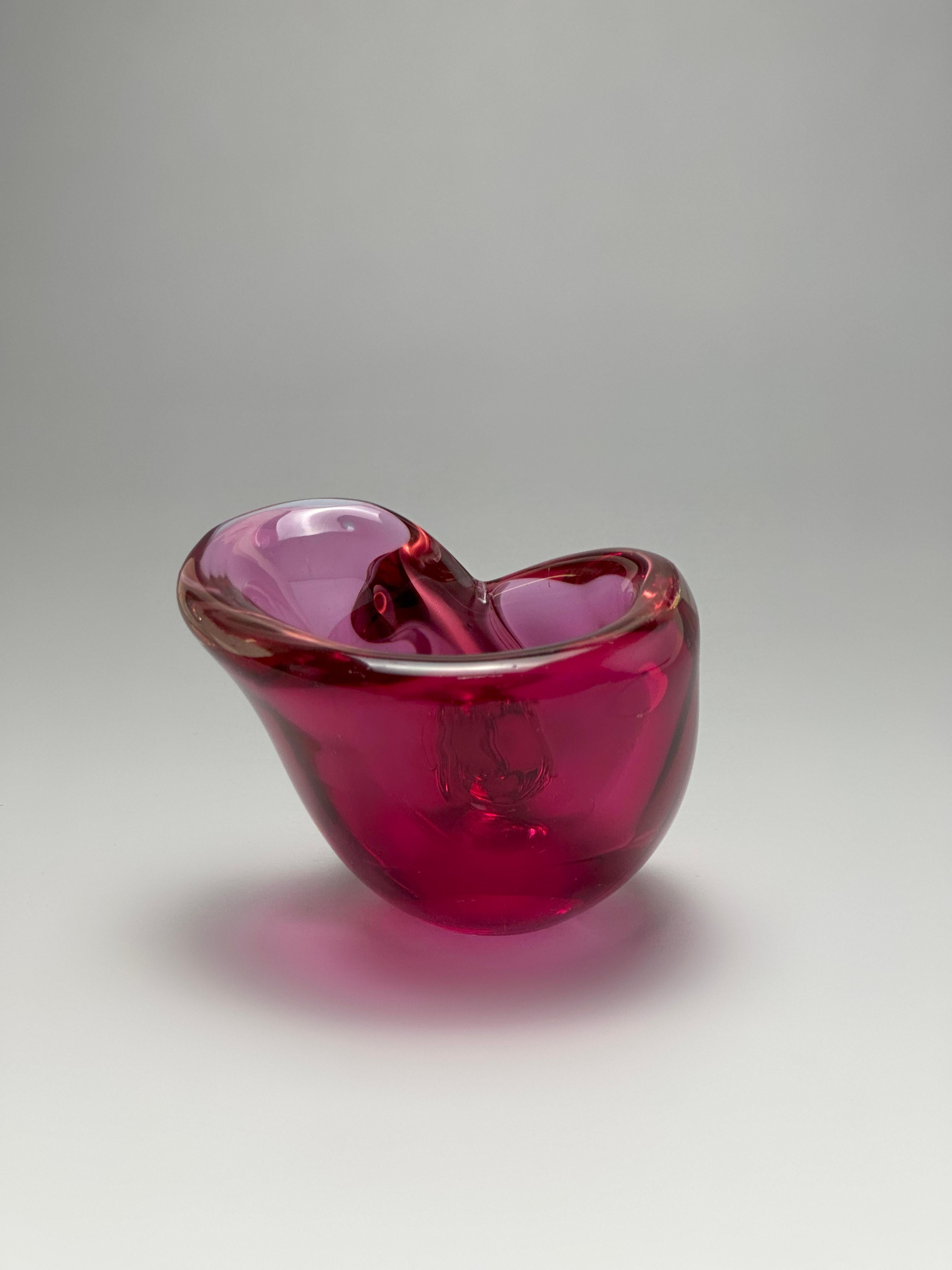 Conchiglia in vetro di Murano Glass Sommerso al neodimio, Flavio Poli per Seguso, Italia, anni '60 in vendita 2