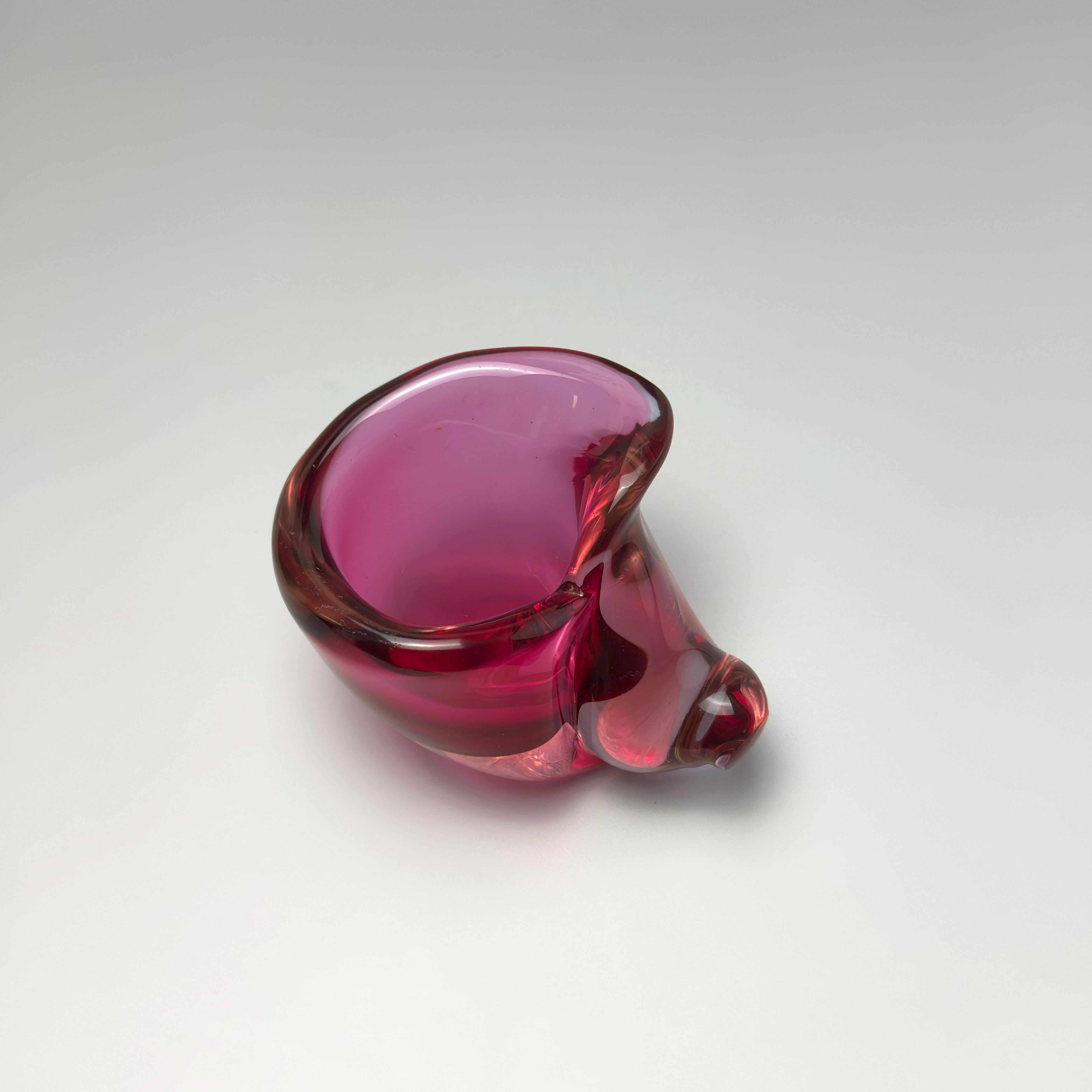 XX secolo Conchiglia in vetro di Murano Glass Sommerso al neodimio, Flavio Poli per Seguso, Italia, anni '60 in vendita