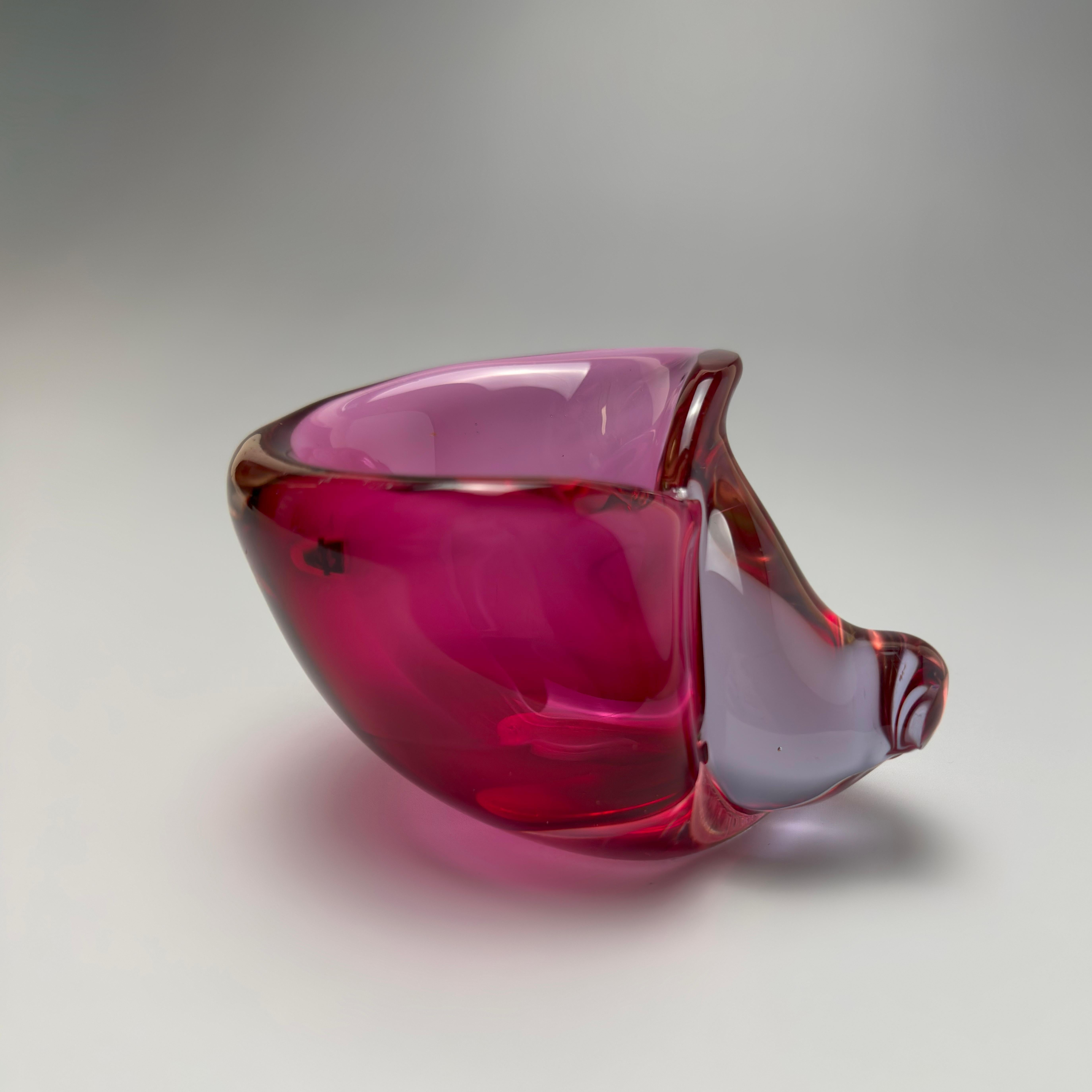 Vetro di Murano Conchiglia in vetro di Murano Glass Sommerso al neodimio, Flavio Poli per Seguso, Italia, anni '60 in vendita