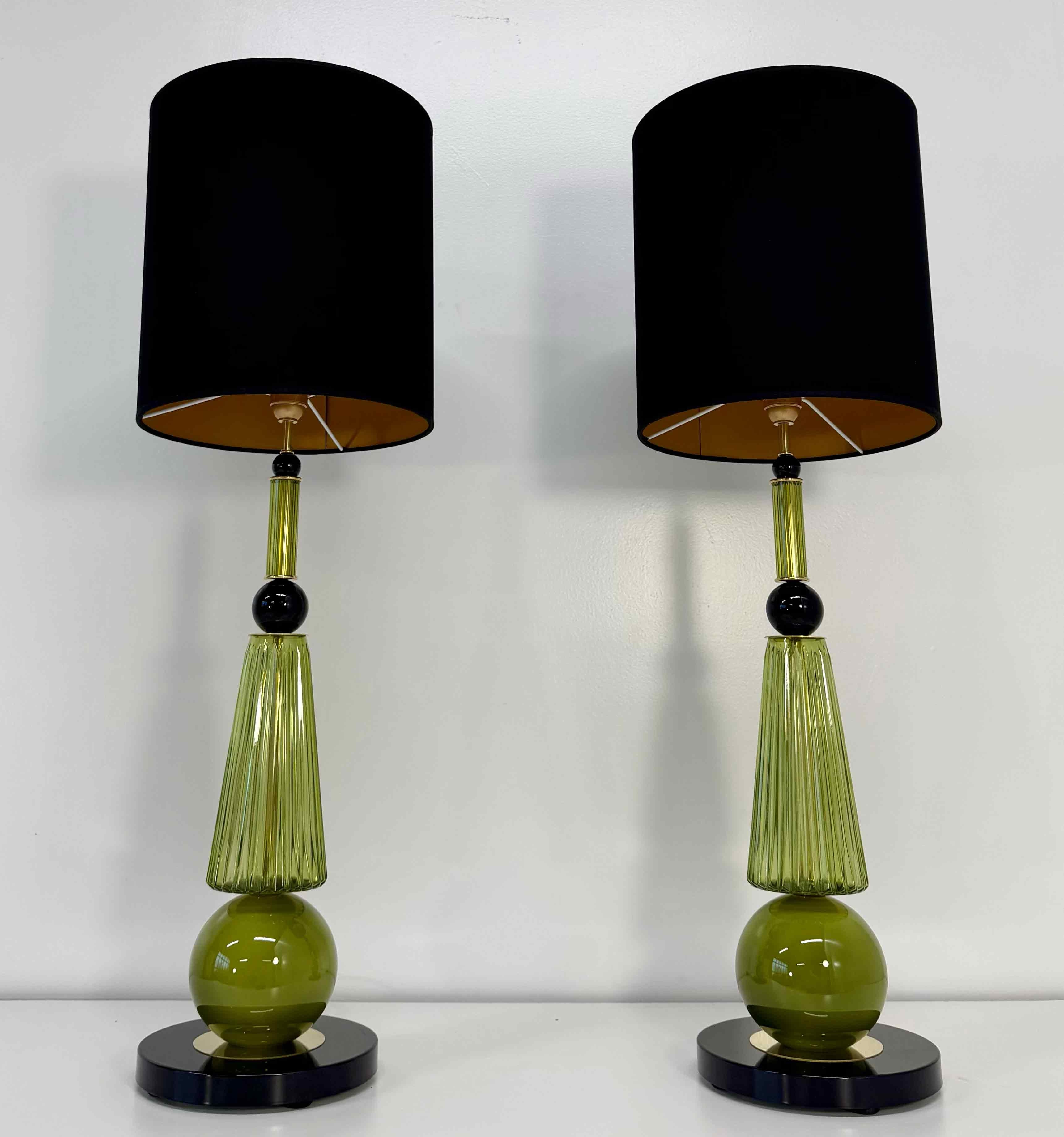 Lámparas de sobremesa de cristal negro y verde oliva de Murano, Pareja, Años 2000 Italiano en venta