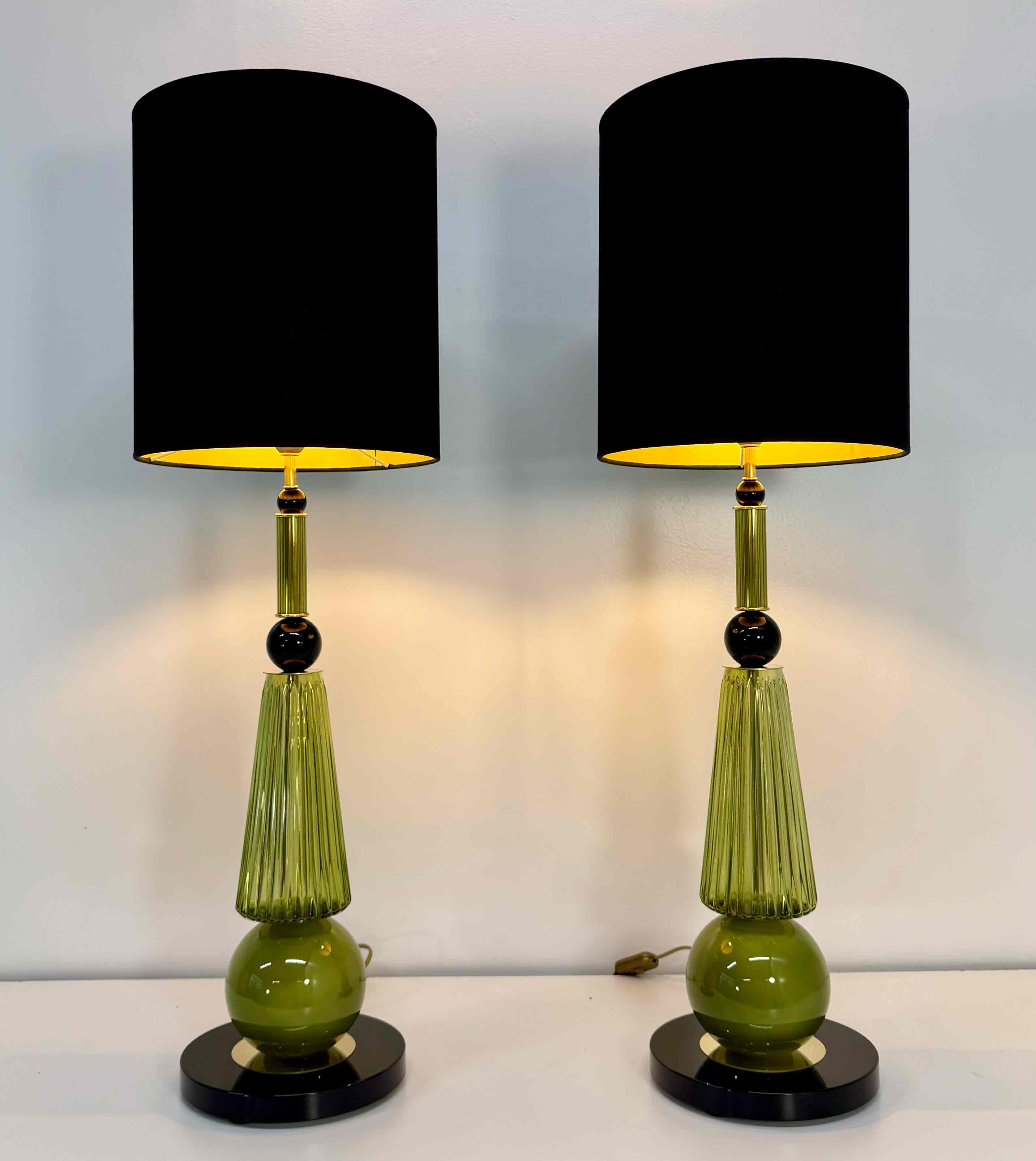 Lámparas de sobremesa de cristal negro y verde oliva de Murano, Pareja, Años 2000 Cristal de Murano en venta