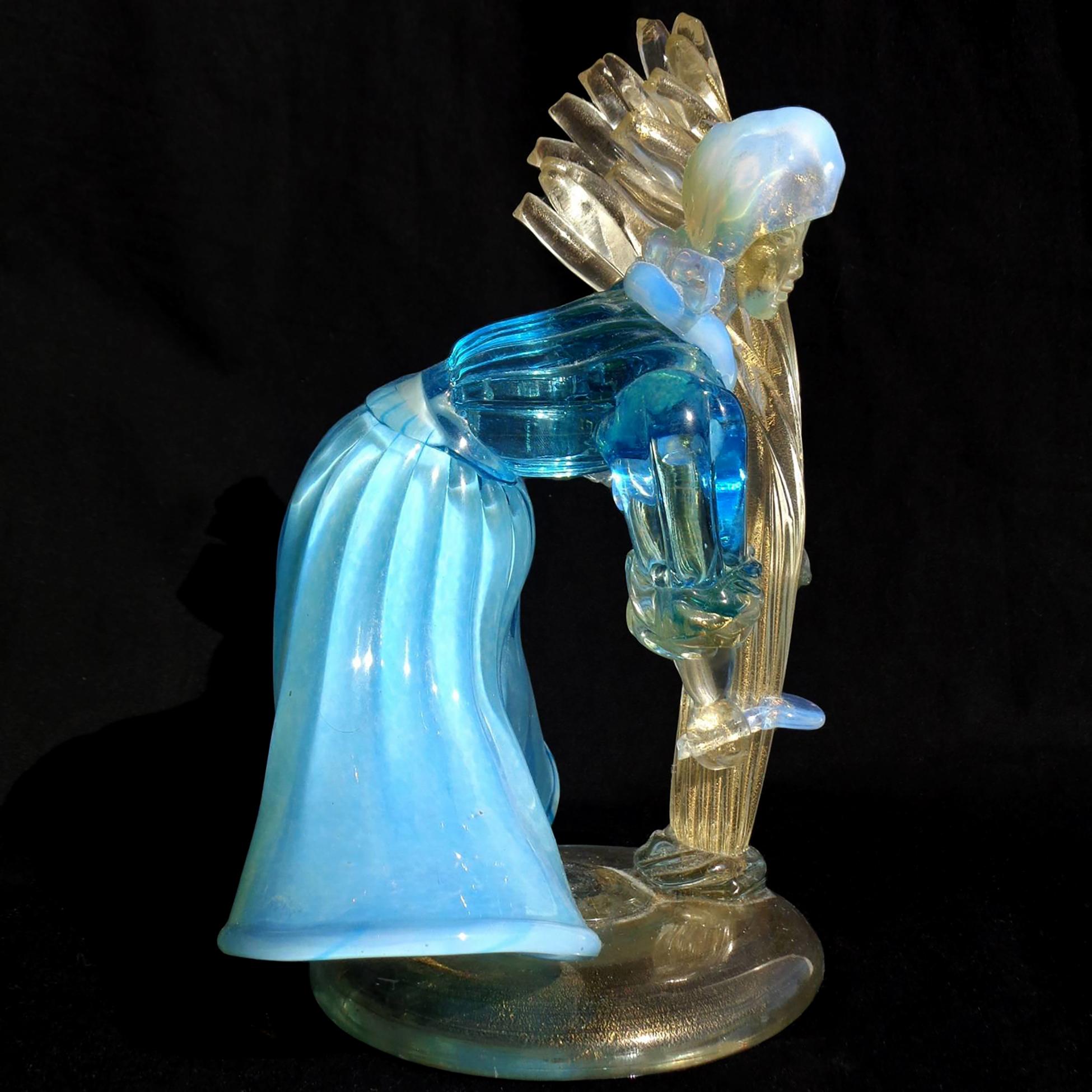 Italiano Murano Opal Blue White Gold Flecks Italian Art Glass Donna Farmer Scultura in vendita
