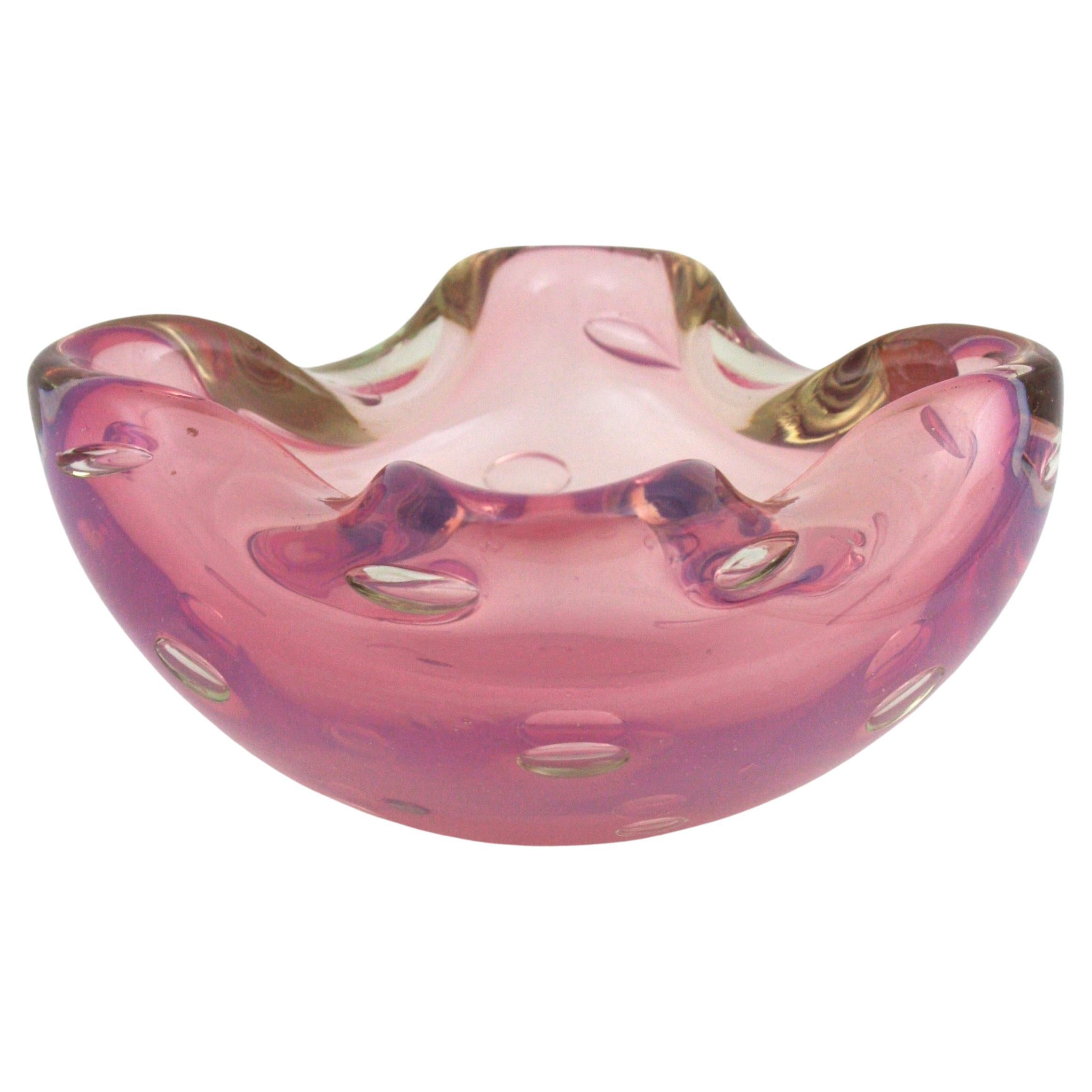 Massive hand blown Murano Sommerso pink and opalescent white glass flower bowl with folded rim. 
Manufactured By Archimede Seguso and Seguso Factory, Italy, 1950s.
Iridiscent pink glass and giant inner air bubbles. Sommerso and Bullicante glass