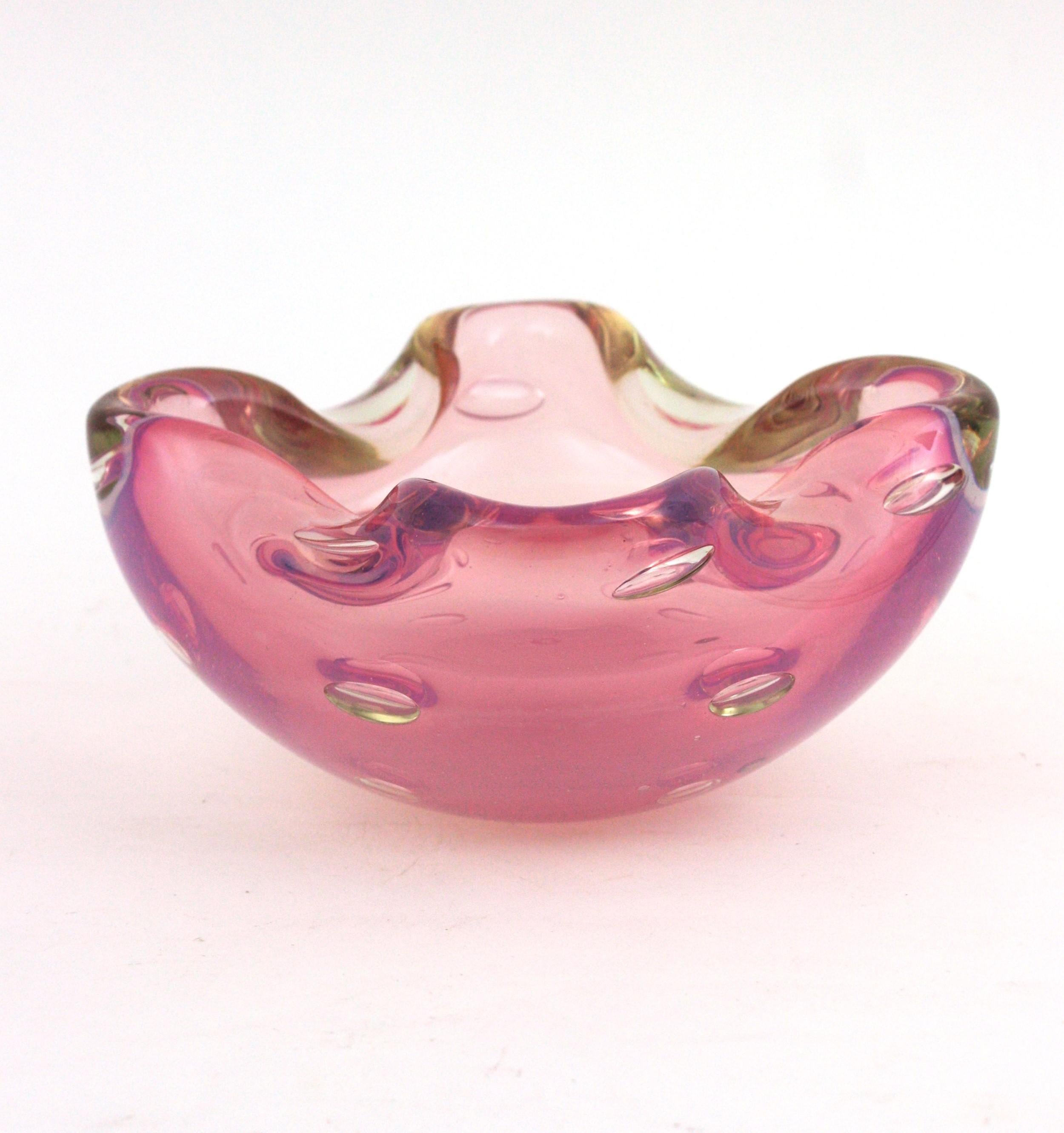 Murano Opal Pink Alabastro Air Bubbles Art Glass Bowl by Archimede Seguso In Good Condition For Sale In Barcelona, ES