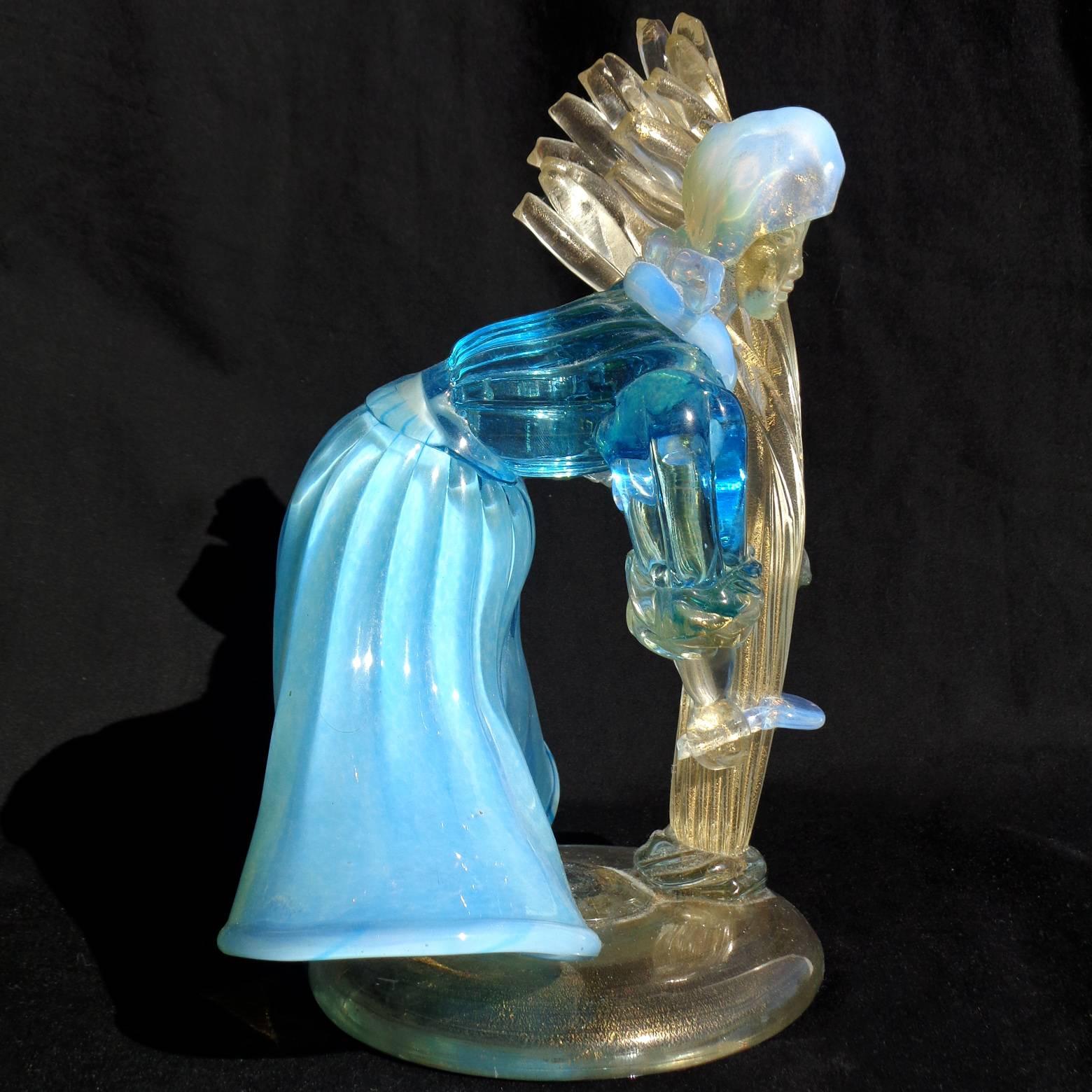 Fait main Sculpture de fermier en verre d'art italien de Murano, bleu opalescent, blanc et mouchetures d'or en vente