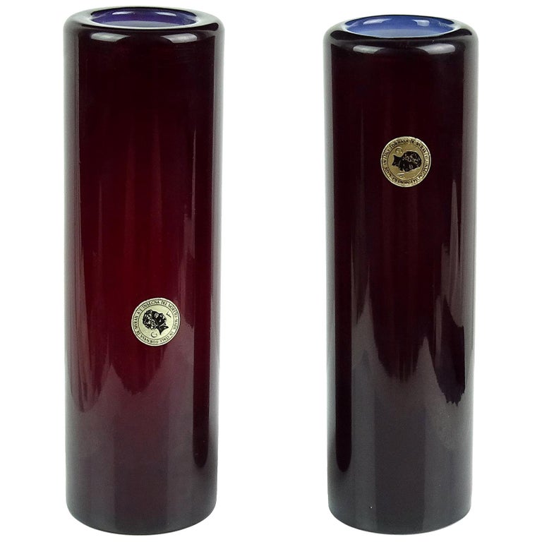 Vase à Fleurs En Verre Rouge Foncé – Élégant Et Sobre – Occasion Bon état