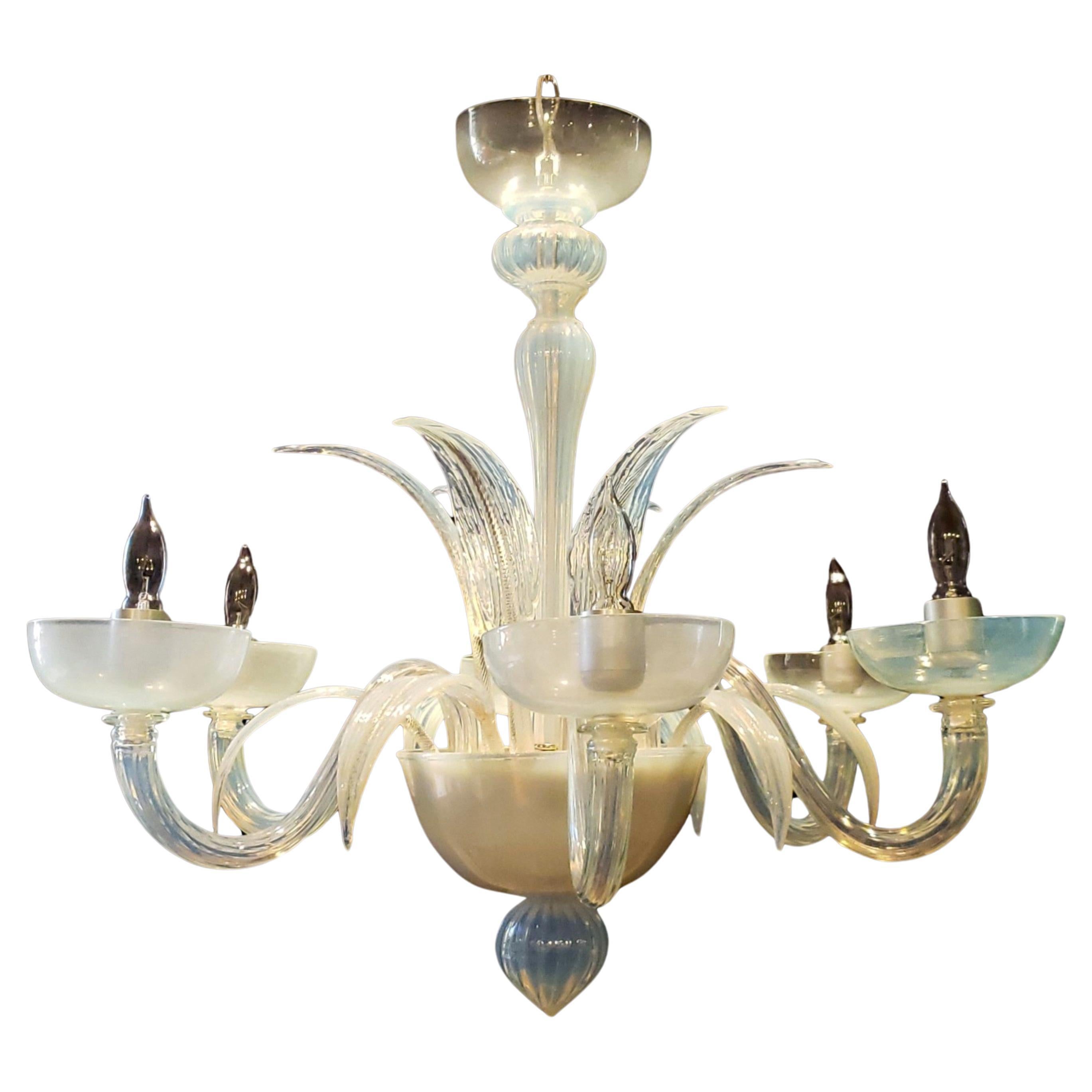 Lampadario a 6 bracci a S in vetro opalino di Murano con foglie Up&Up