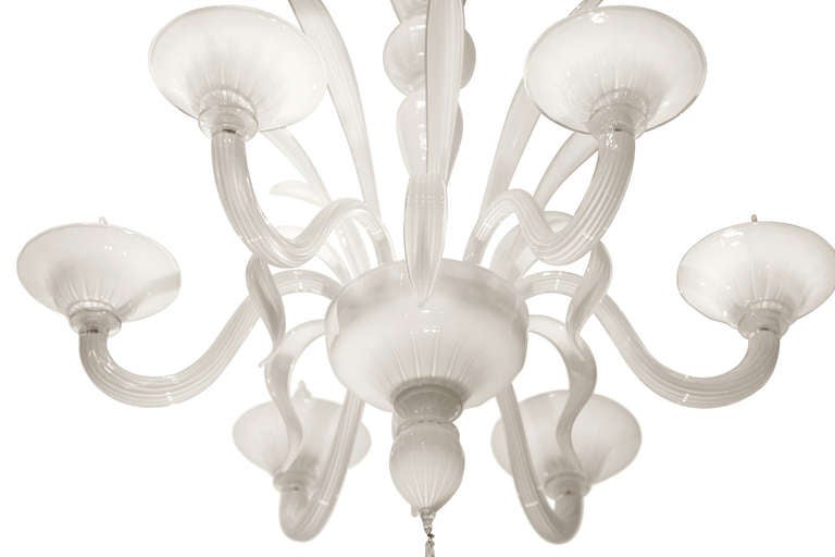 Lampadario in vetro opalino di Murano in vendita 1