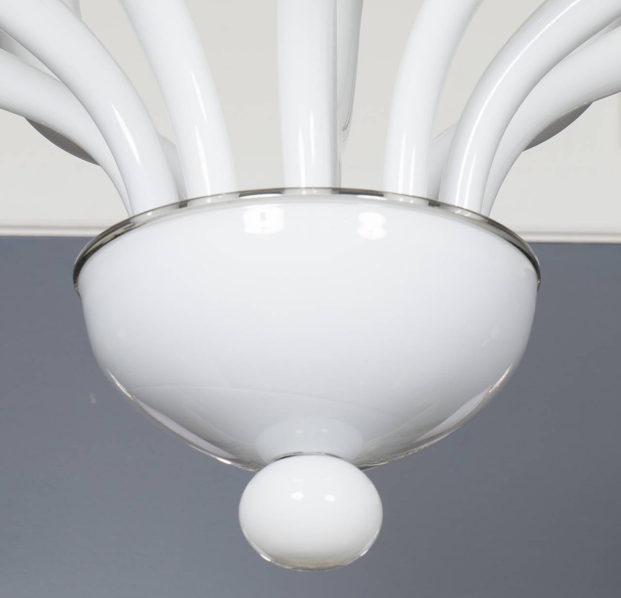 Lampadario in vetro opalino di Murano in vendita 1