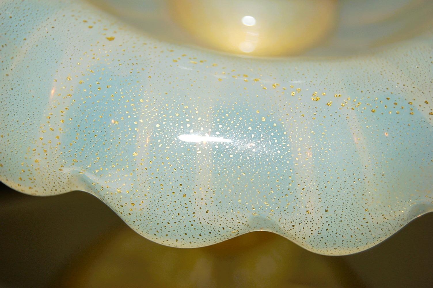 Lampes de table Epergne en verre opalin de Murano, blanc/or en vente 5