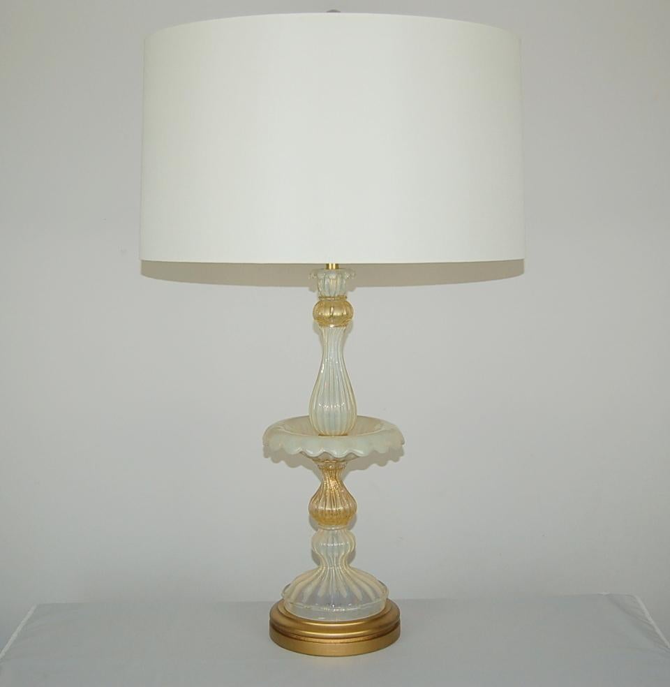 Lampes de table Epergne en verre opalin de Murano, blanc/or en vente 7