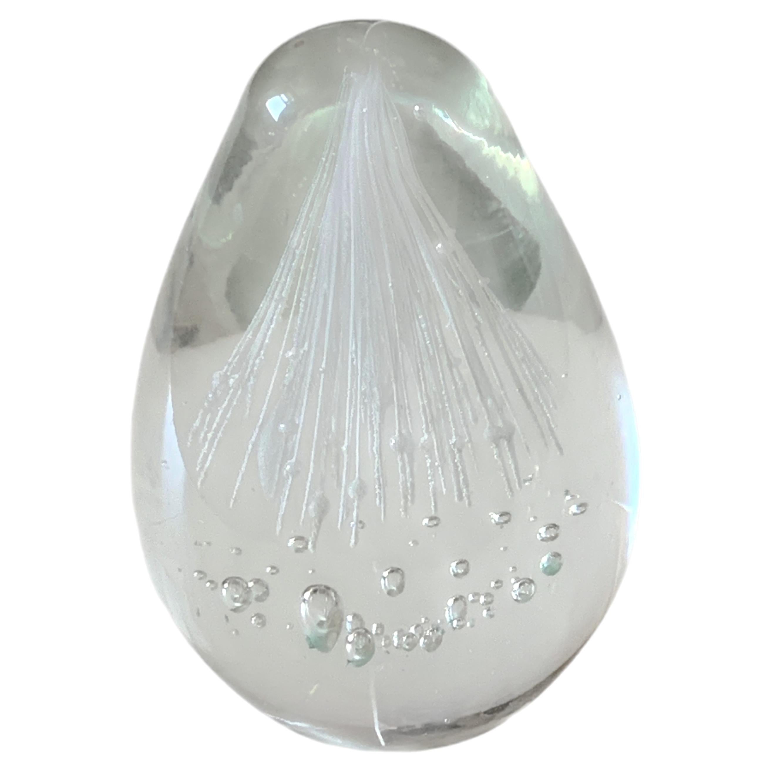 Murano or Scandinavian blown-glass paperweight or decorative egg sculpture.
