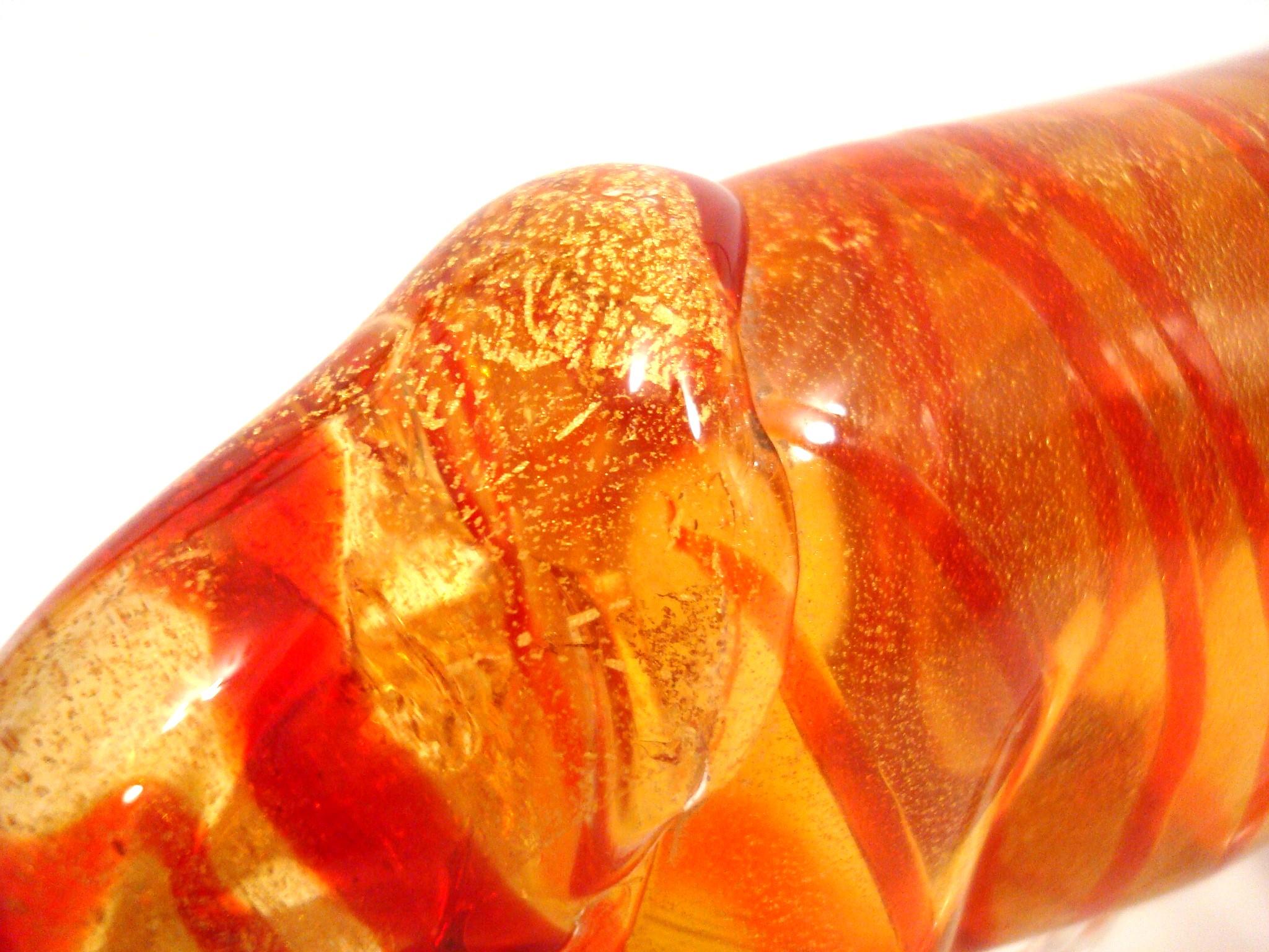 Italienische Tigerfigur-Skulptur aus Murano-Kunstglas mit orangefarbenen und goldenen Flecken aus Muranoglas im Zustand „Gut“ im Angebot in Buenos Aires, Olivos