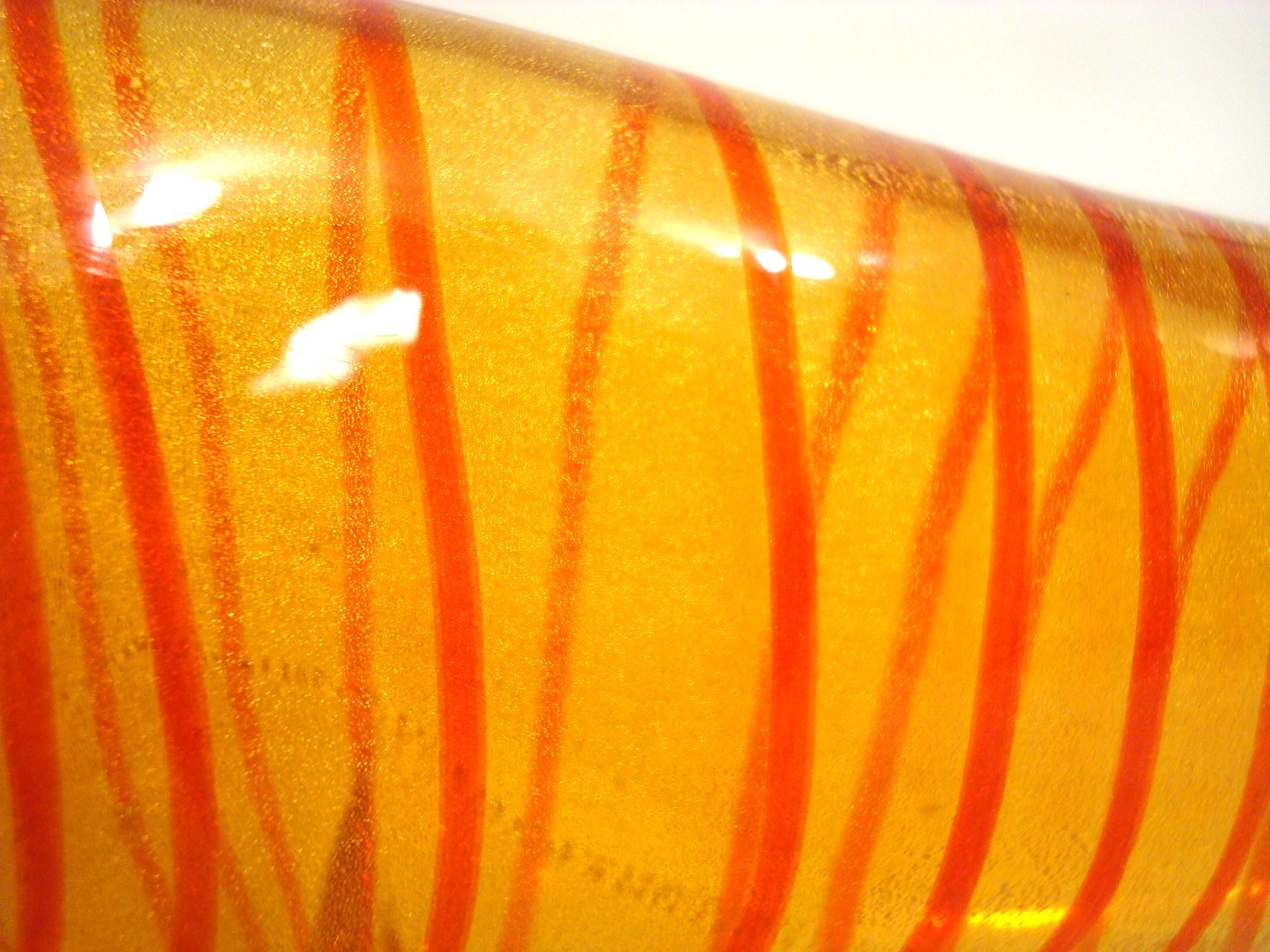 Italienische Tigerfigur-Skulptur aus Murano-Kunstglas mit orangefarbenen und goldenen Flecken aus Muranoglas im Angebot 2