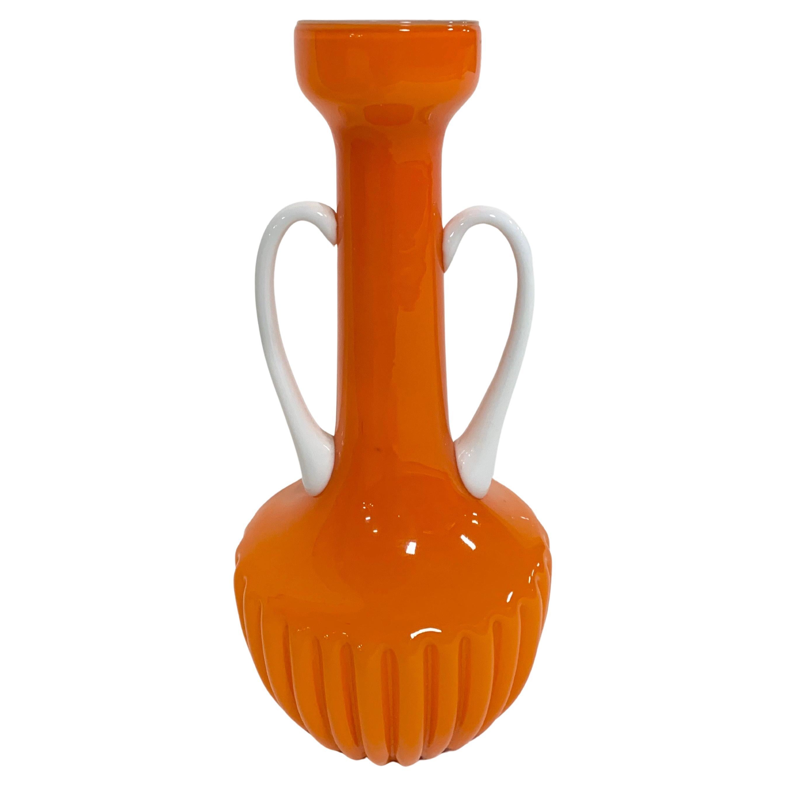 Vaso con manico in vetro incamiciato arancione di Murano