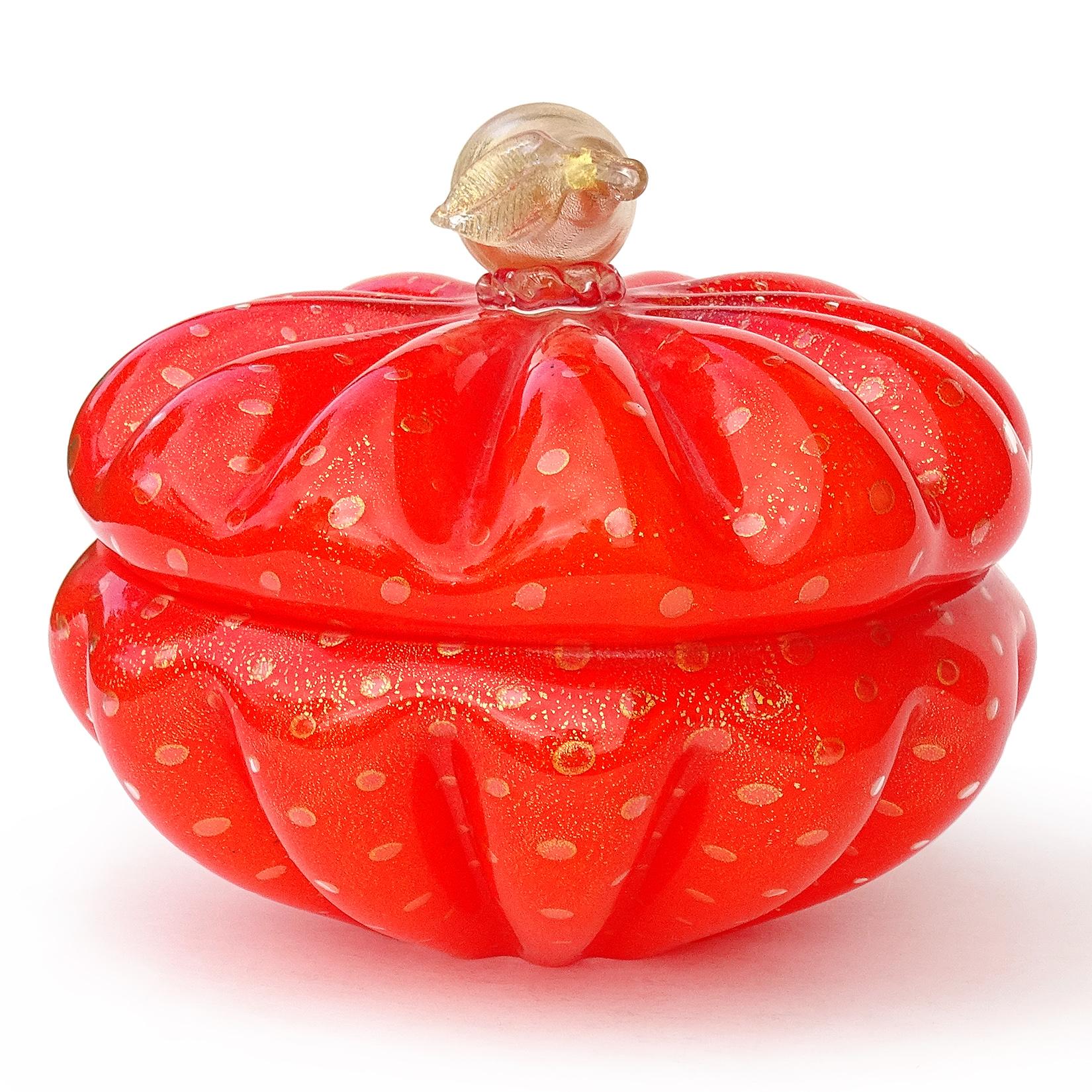 Murano Naranja Oro Fleck Burbujas Tapa de Pera Recipiente de Vidrio de Arte Italiano Tarro de Vanidad Moderno de mediados de siglo en venta