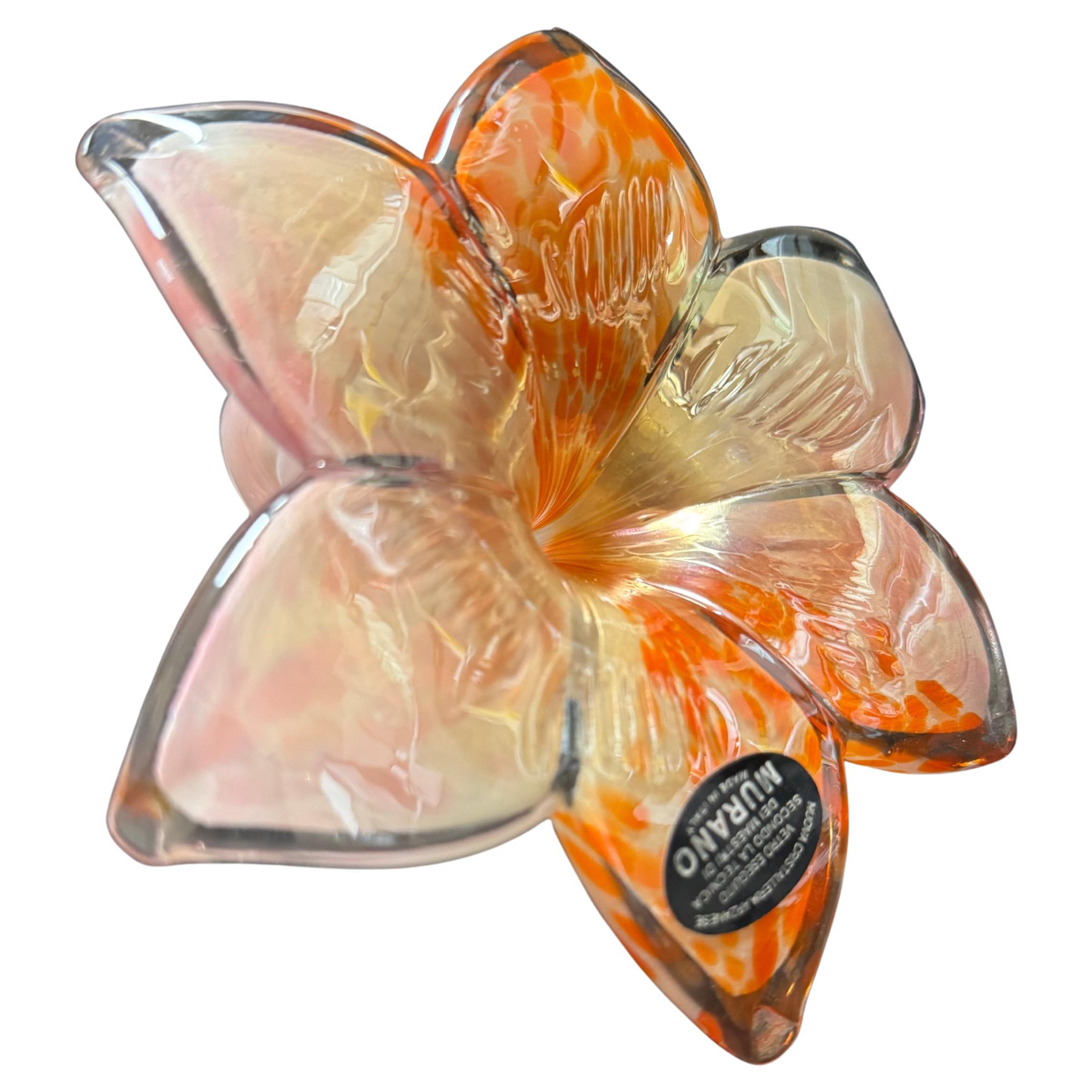 Fiore soffiato a mano arancione di Murano in vendita