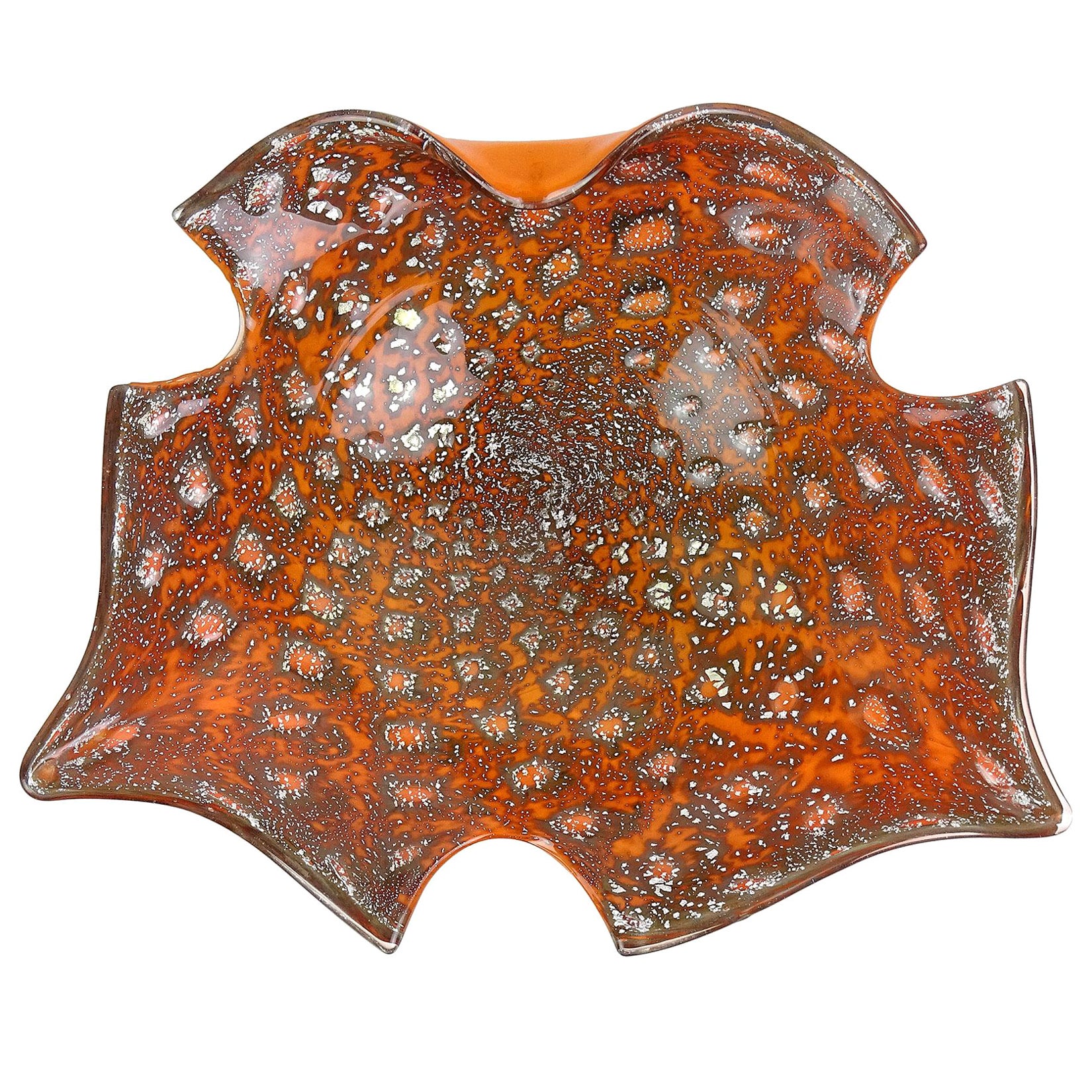 Abstrakte Schale aus italienischem Murano-Kunstglas mit orangefarbenen Silberflecken und kontrollierten Blasen