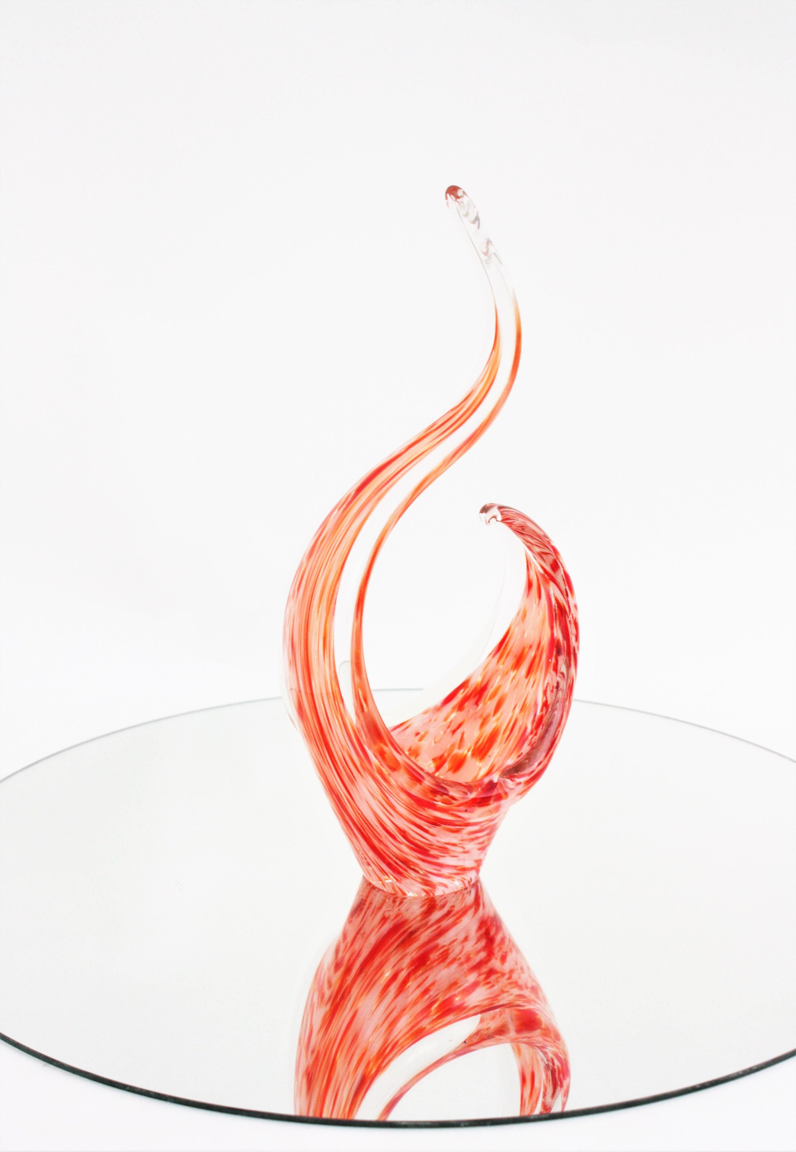 Mid-Century Modern Bol de forme libre en verre d'art de Murano, orange et blanc tachet en vente