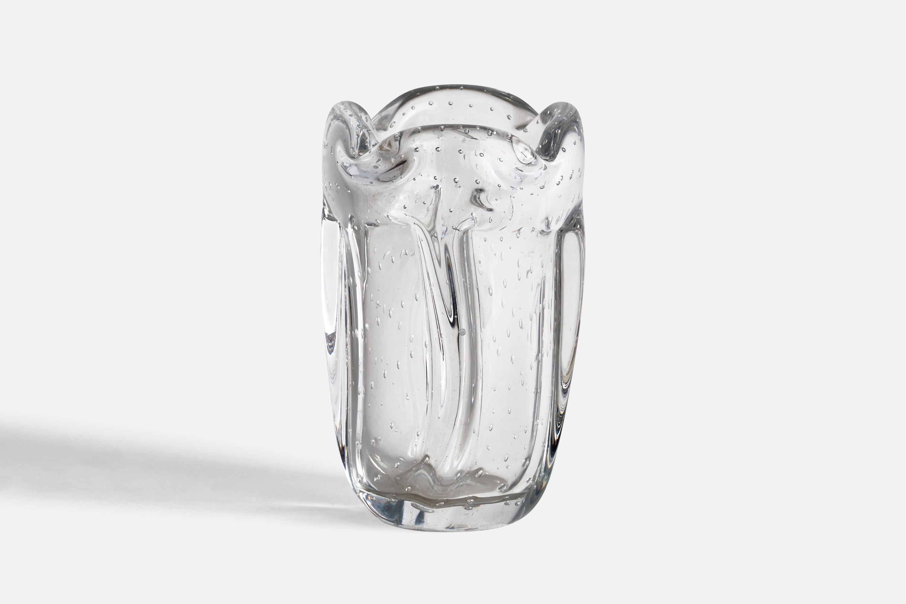 Vase en verre murano soufflé, conçu et produit en Italie, C.C. 1940.