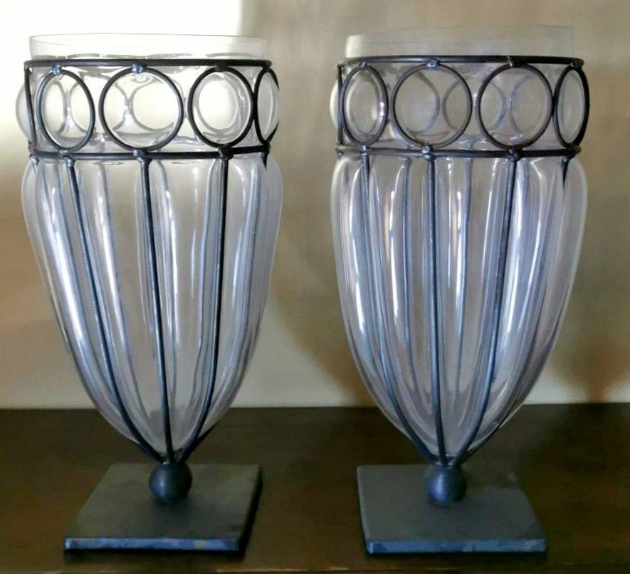 We kindly suggest you read the whole description, because with it we try to give you detailed technical and historical information to guarantee the authenticity of our objects.
Splendid pair of transparent Murano glass vases; they have a solid