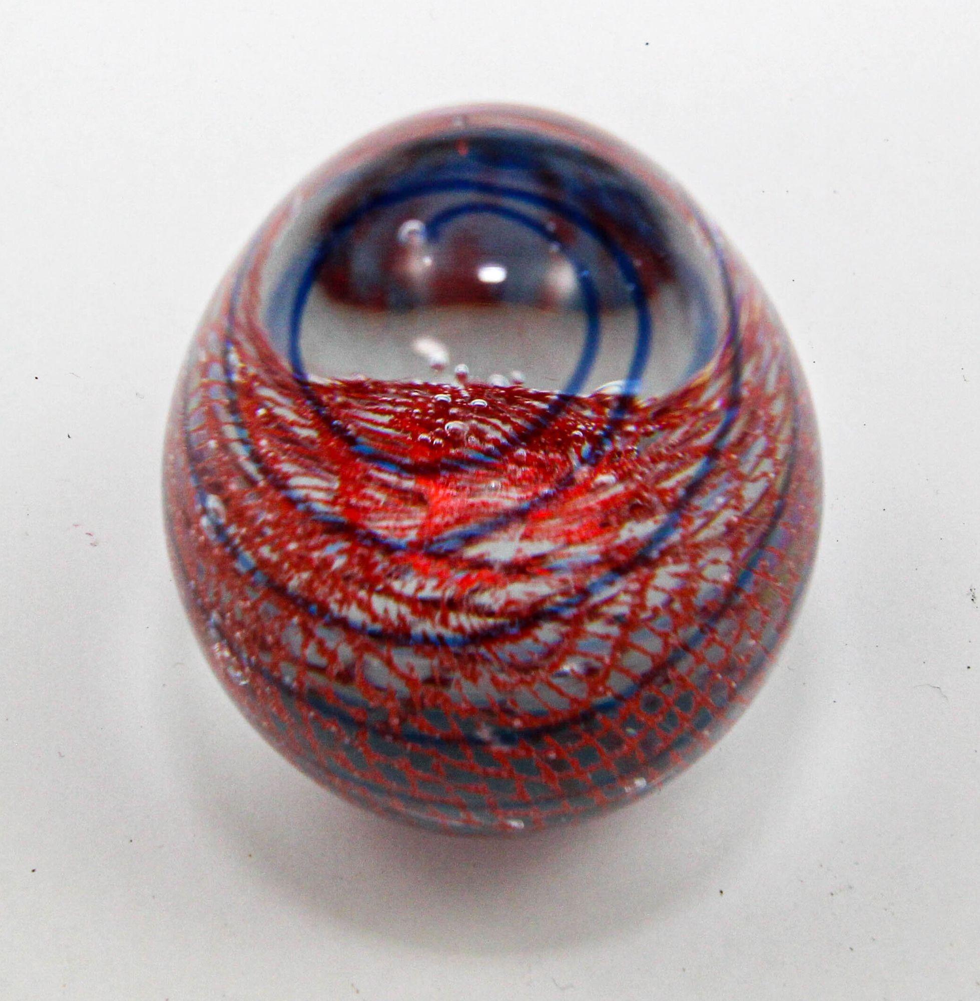 Murano Paperweight Blue Red Ribbons Italian Art Glass Egg Shape Circa 1960s For Sale 2
