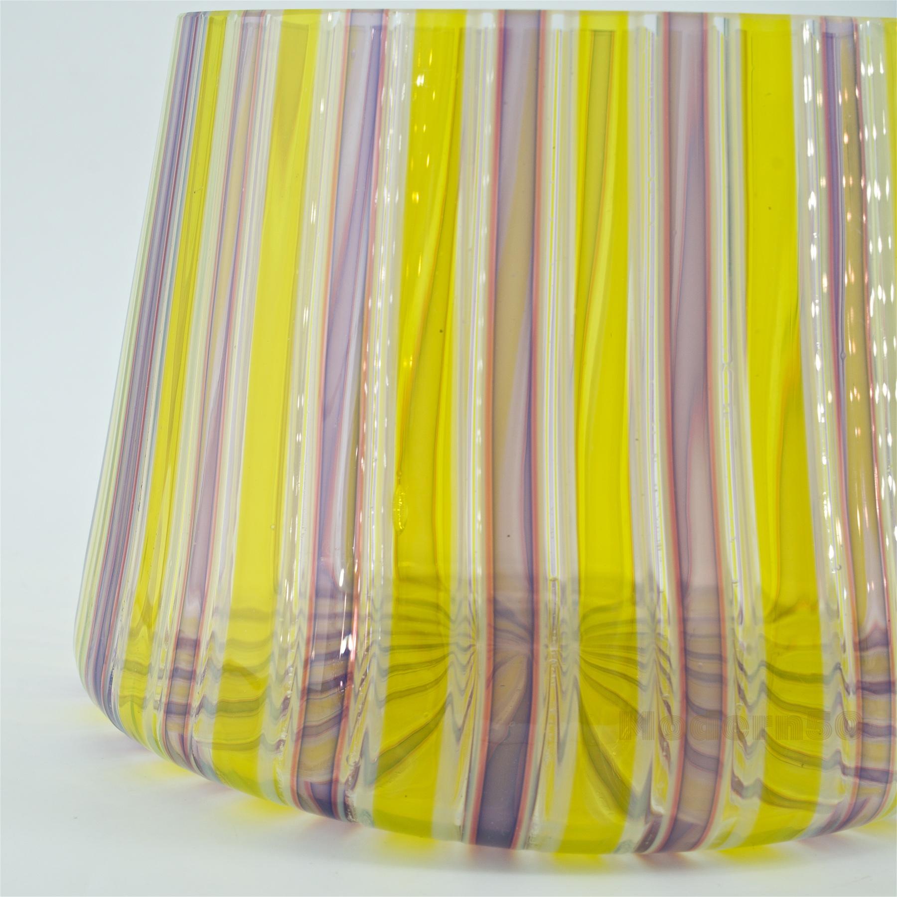 Verre d'art Centre de table Fratelli Toso Murano Parachute Latticino en verre à ruban Italie en vente
