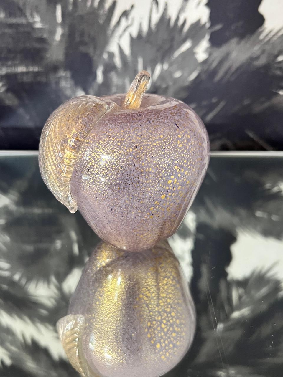 Murano Pear and Apple Sculptures in Lilac Glass with Gold Flecks, C. 1980 In Good Condition In Fort Lauderdale, FL